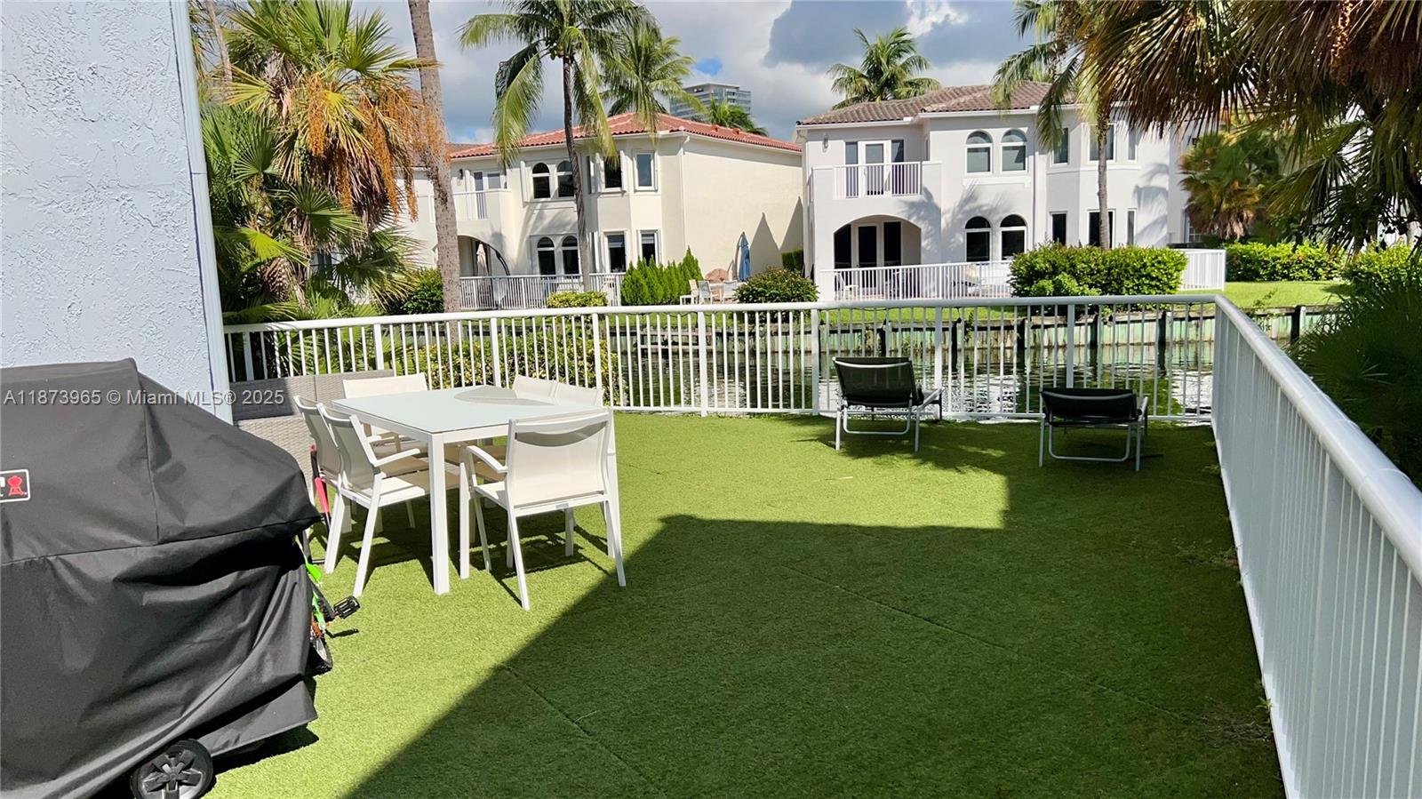 AVENTURA LAKES - PHASE II - Residential Lease