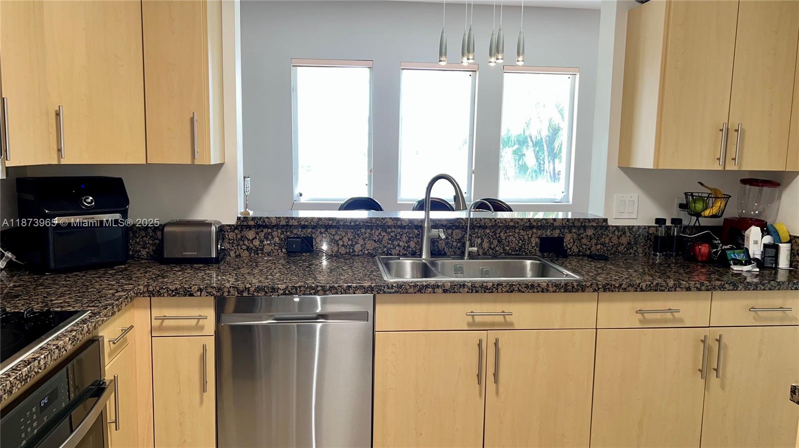 AVENTURA LAKES - PHASE II - Residential Lease