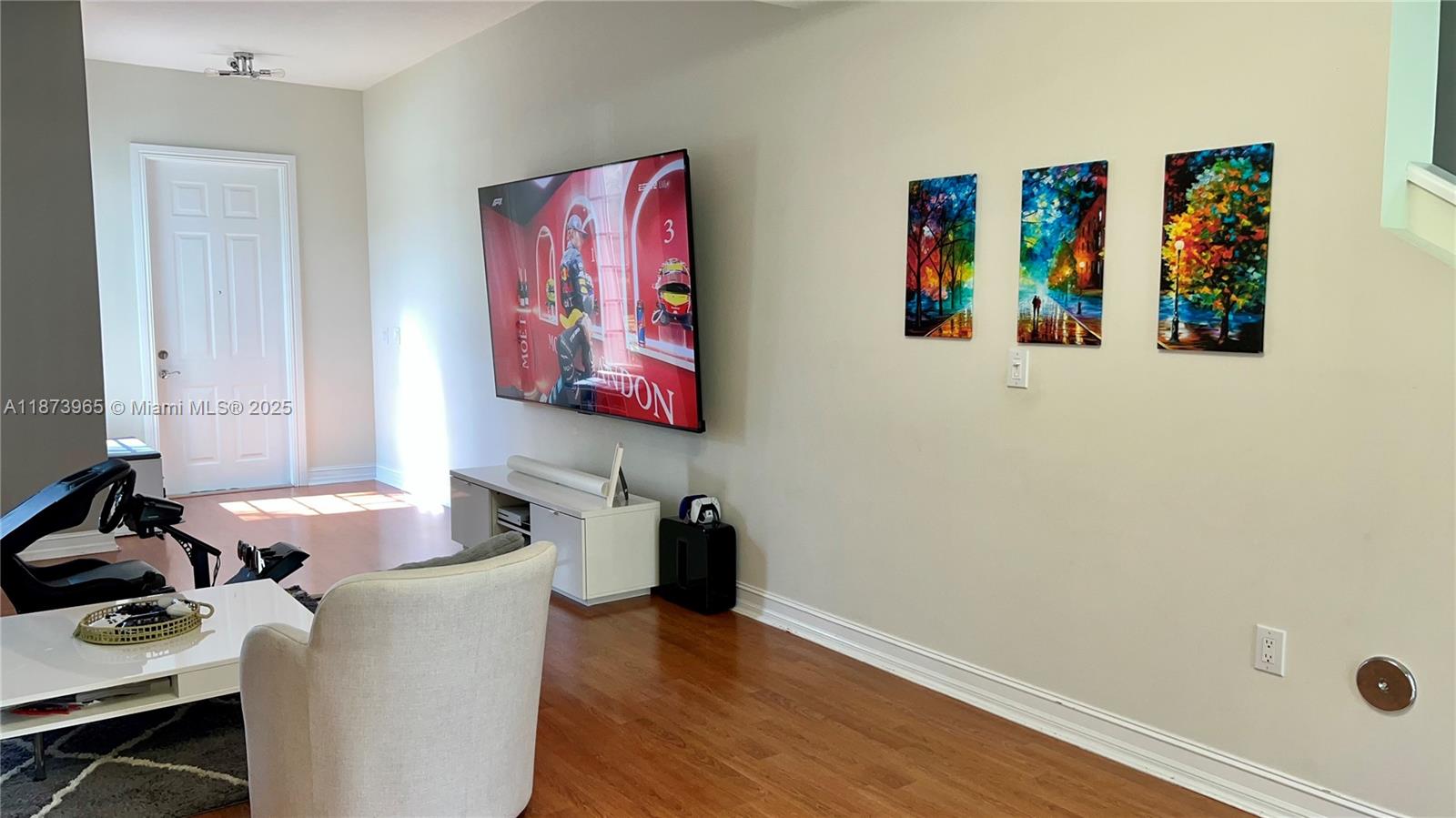 AVENTURA LAKES - PHASE II - Residential Lease