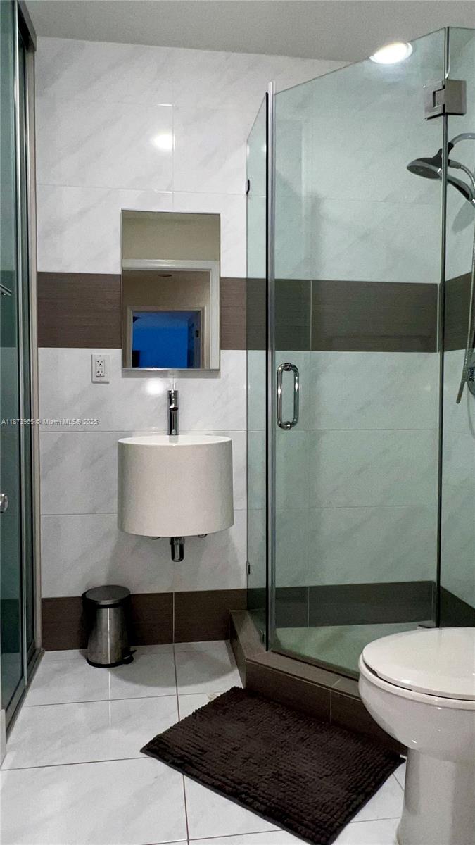AVENTURA LAKES - PHASE II - Residential Lease