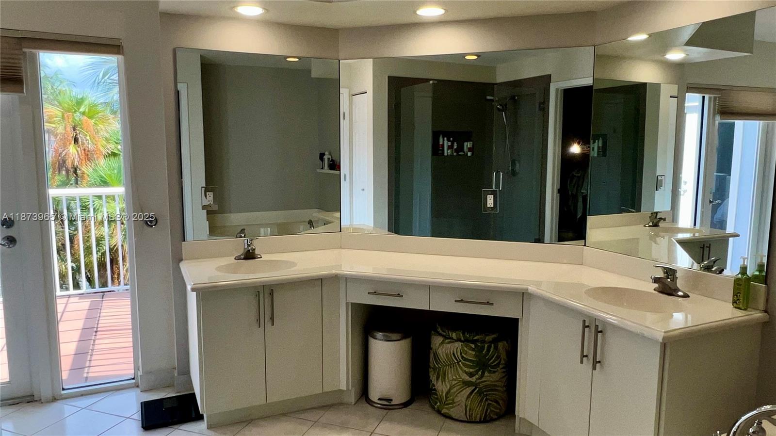 AVENTURA LAKES - PHASE II - Residential Lease