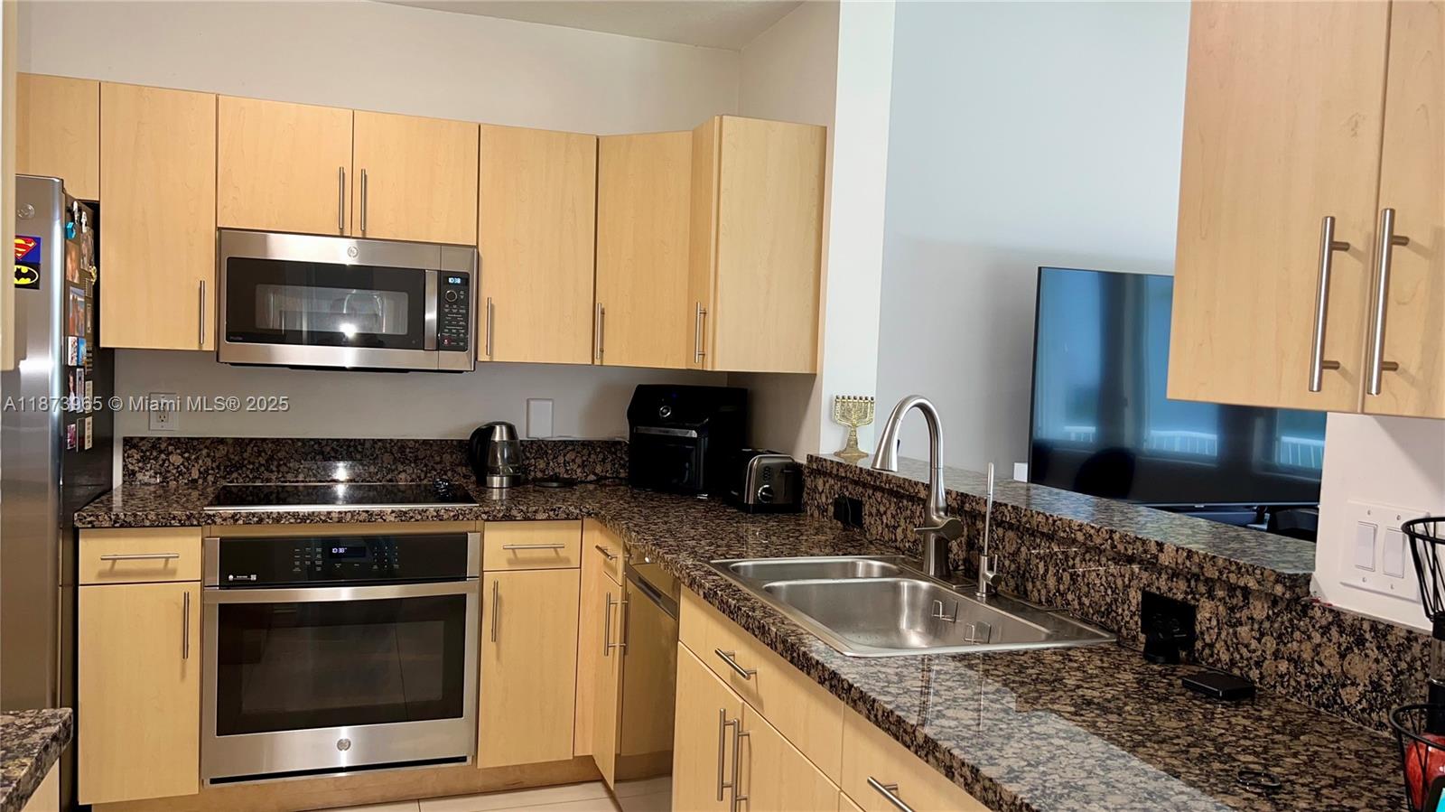AVENTURA LAKES - PHASE II - Residential Lease