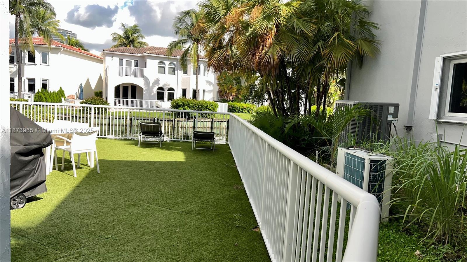 AVENTURA LAKES - PHASE II - Residential Lease