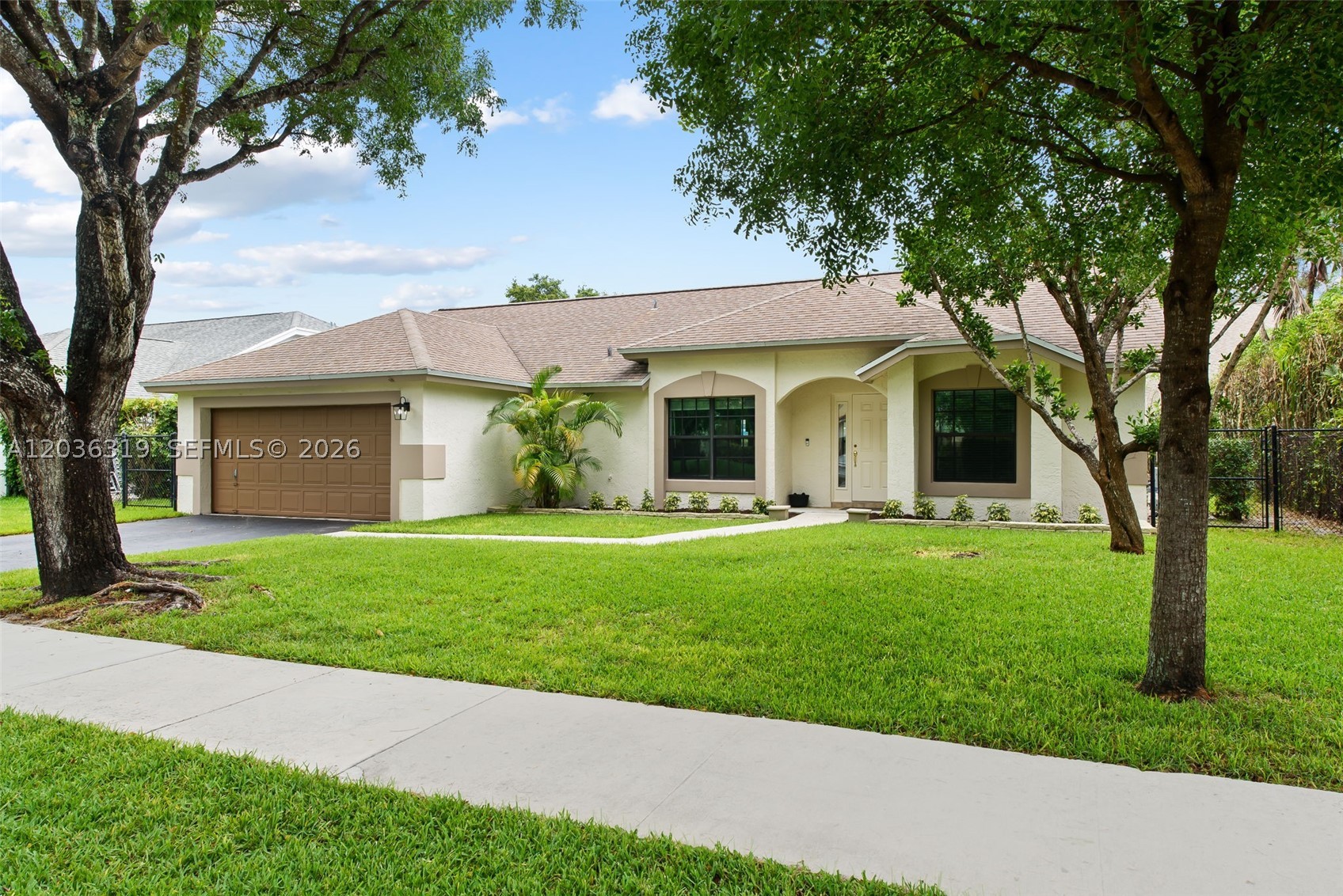 WINSTON PARK - Residential