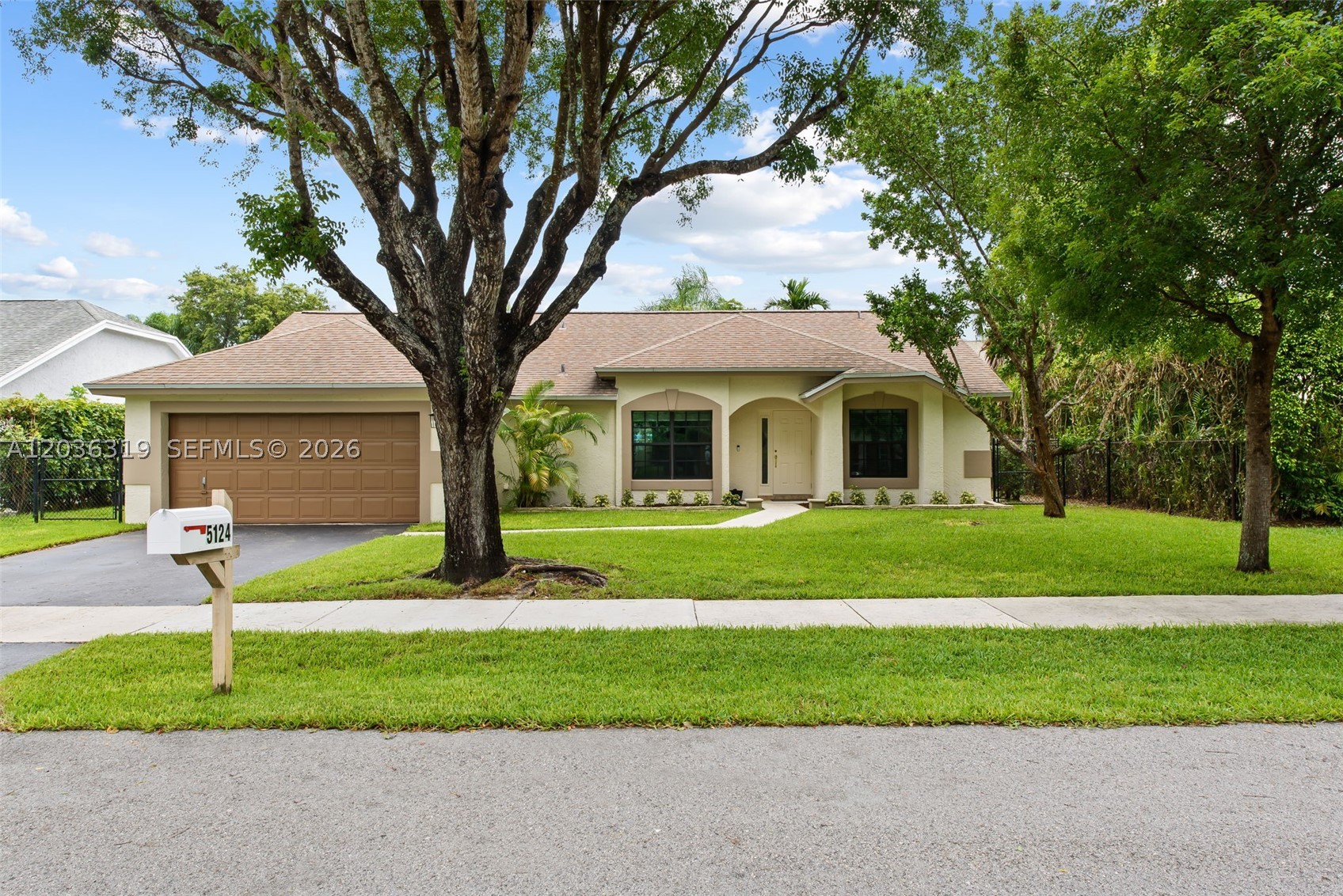 WINSTON PARK - Residential