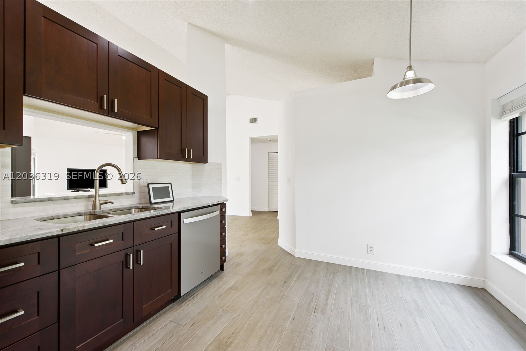 WINSTON PARK - Residential