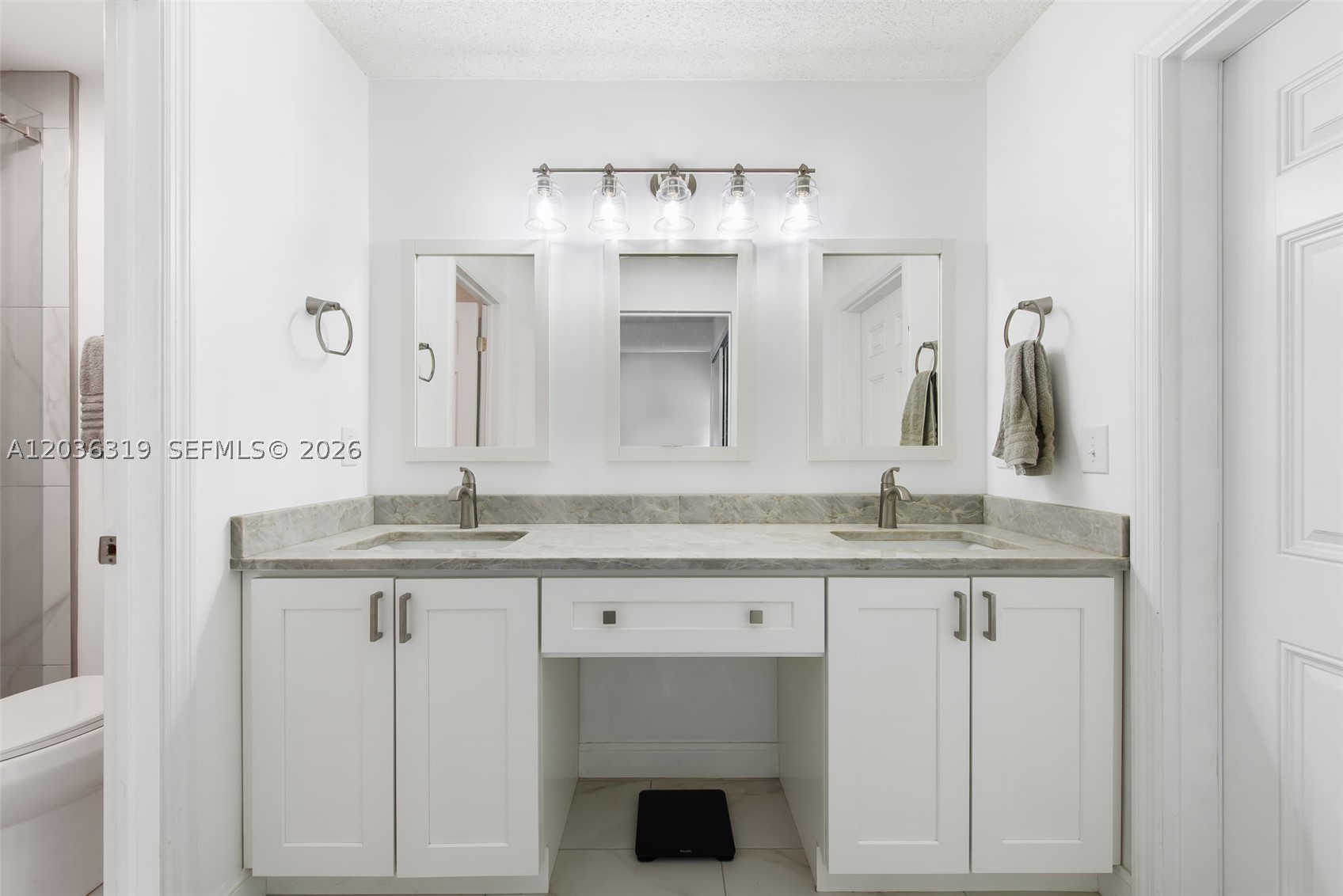 WINSTON PARK - Residential