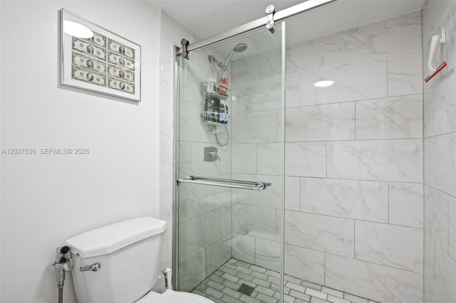 GREYNOLDS PARK CLUB CONDO - Residential