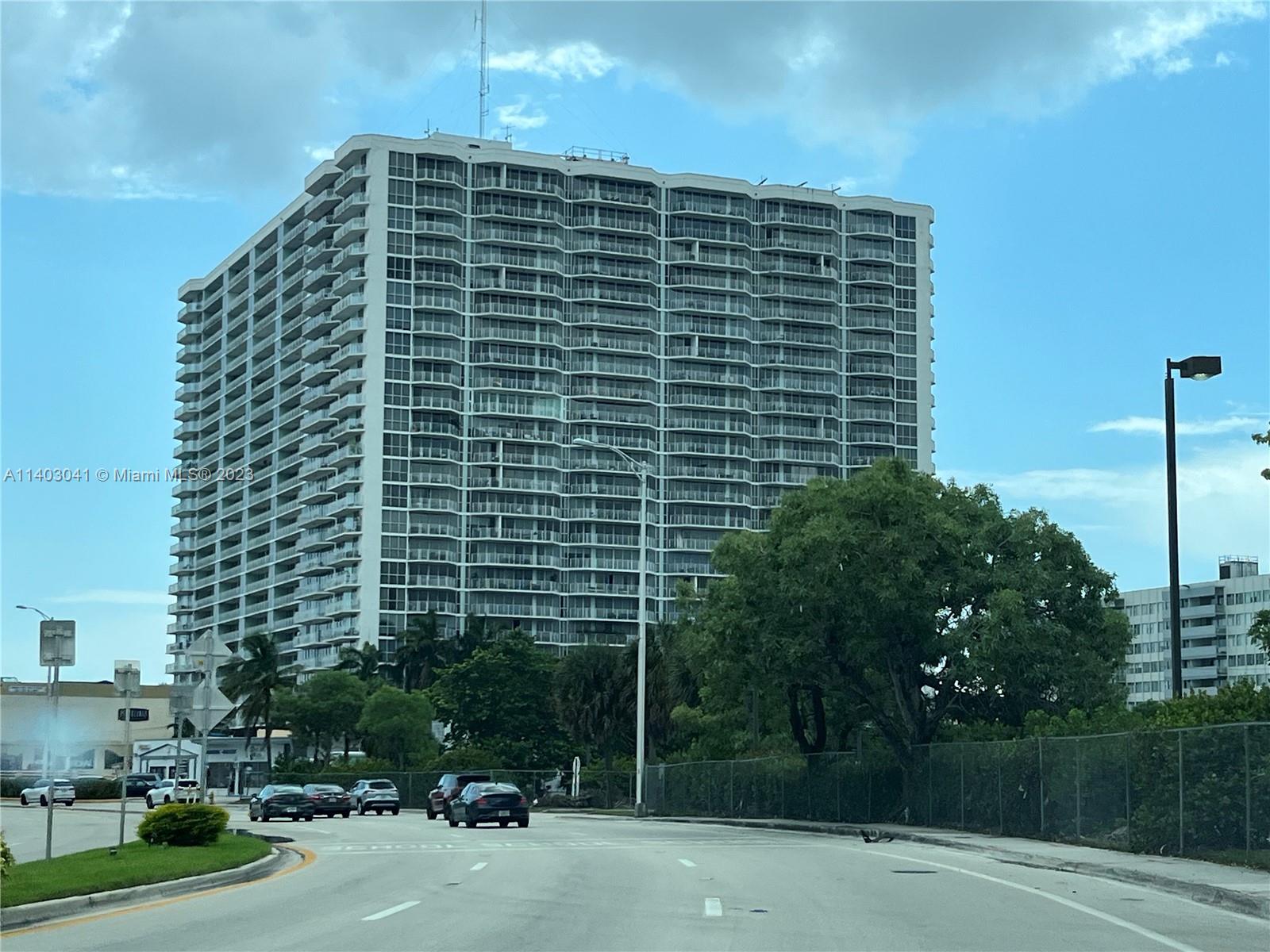 THE GRANDVIEW PALACE COND - Residential Lease
