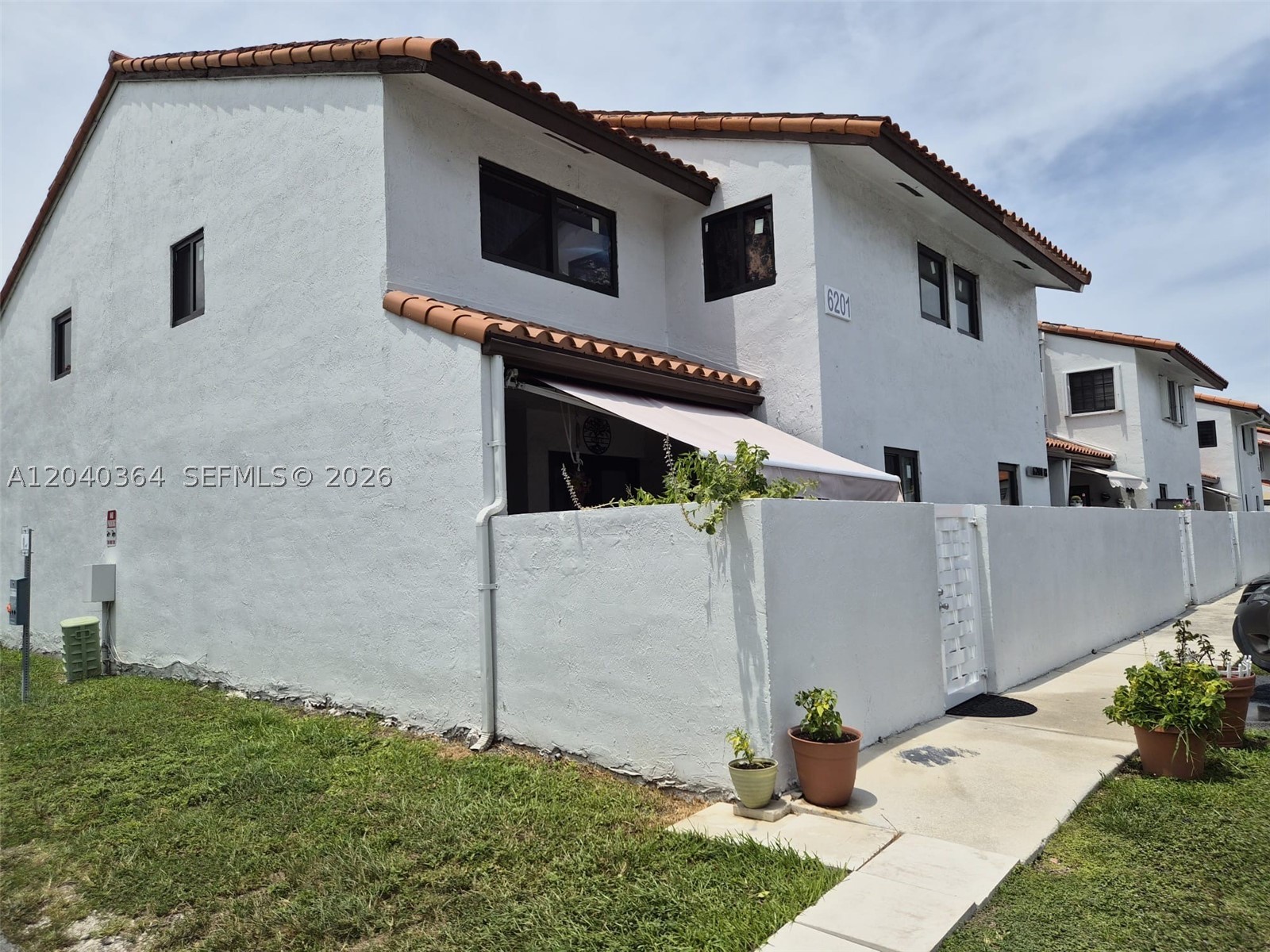 GOLDEN  HOMES - Residential