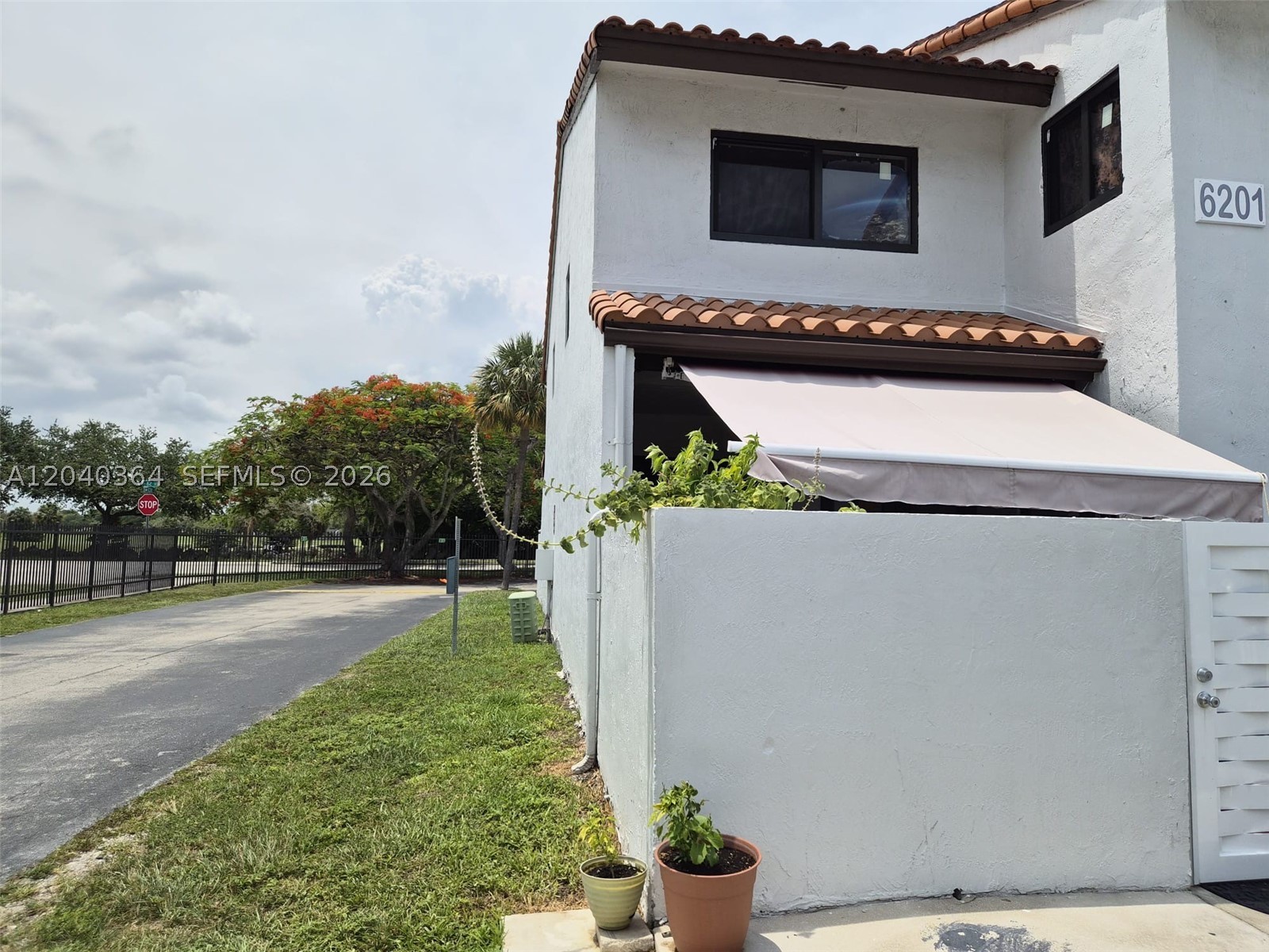 GOLDEN  HOMES - Residential