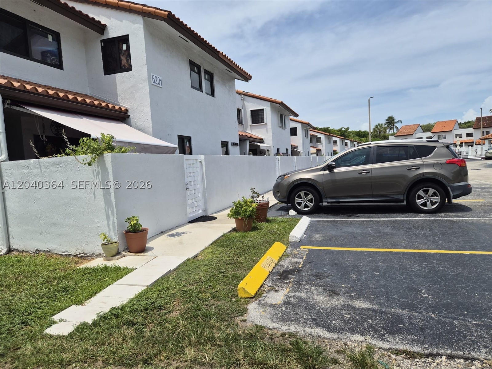GOLDEN  HOMES - Residential