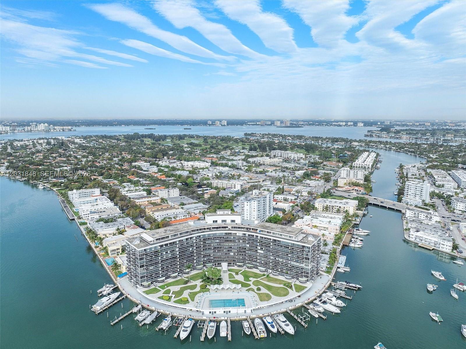 KING COLE CONDO - Residential