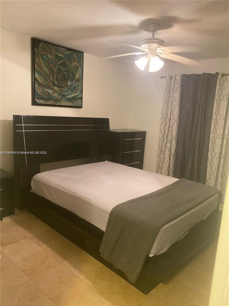 KENDALL GROVE CLUSTER HOM - Residential Lease
