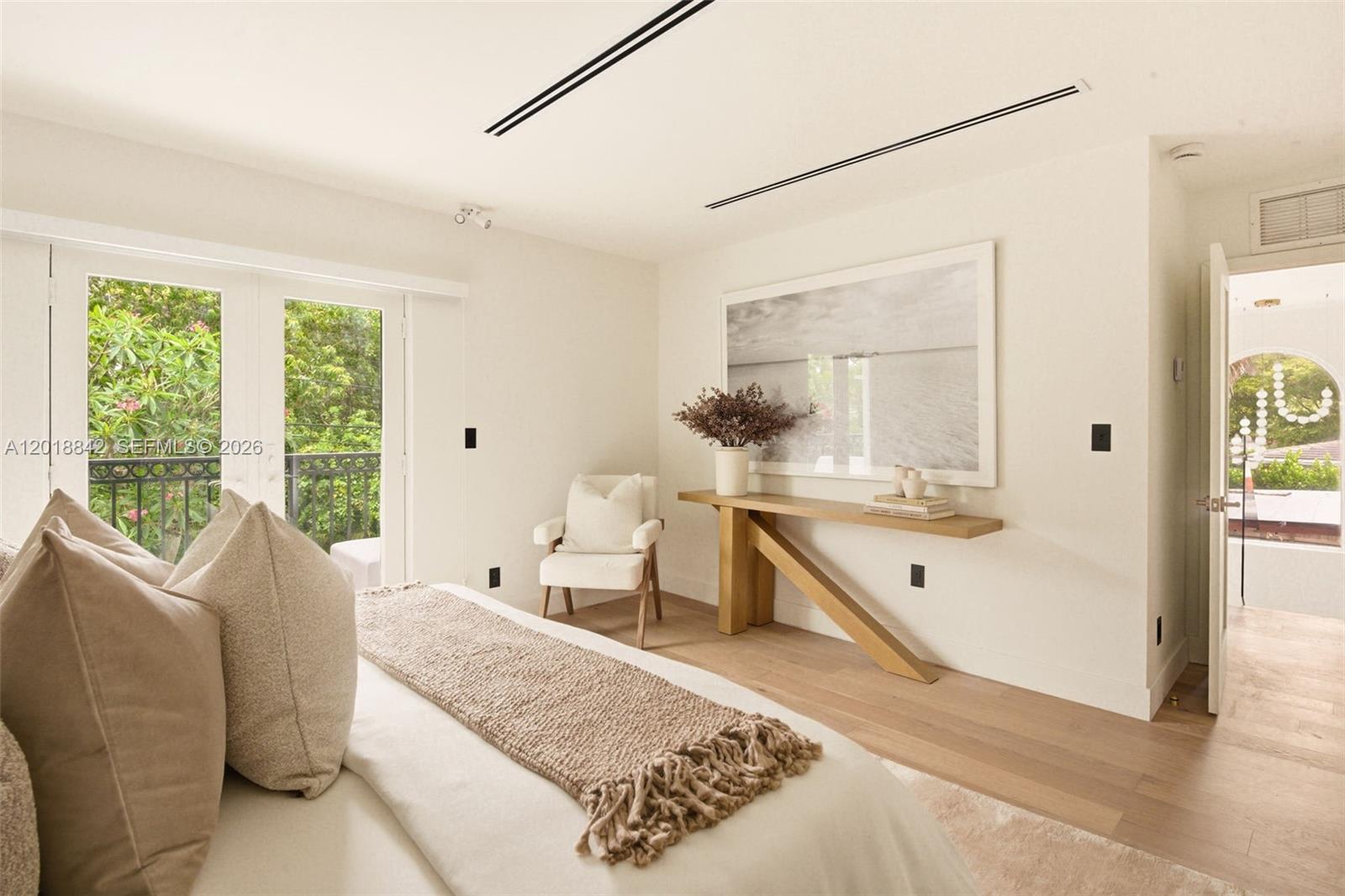 BELLE MEADE - Residential