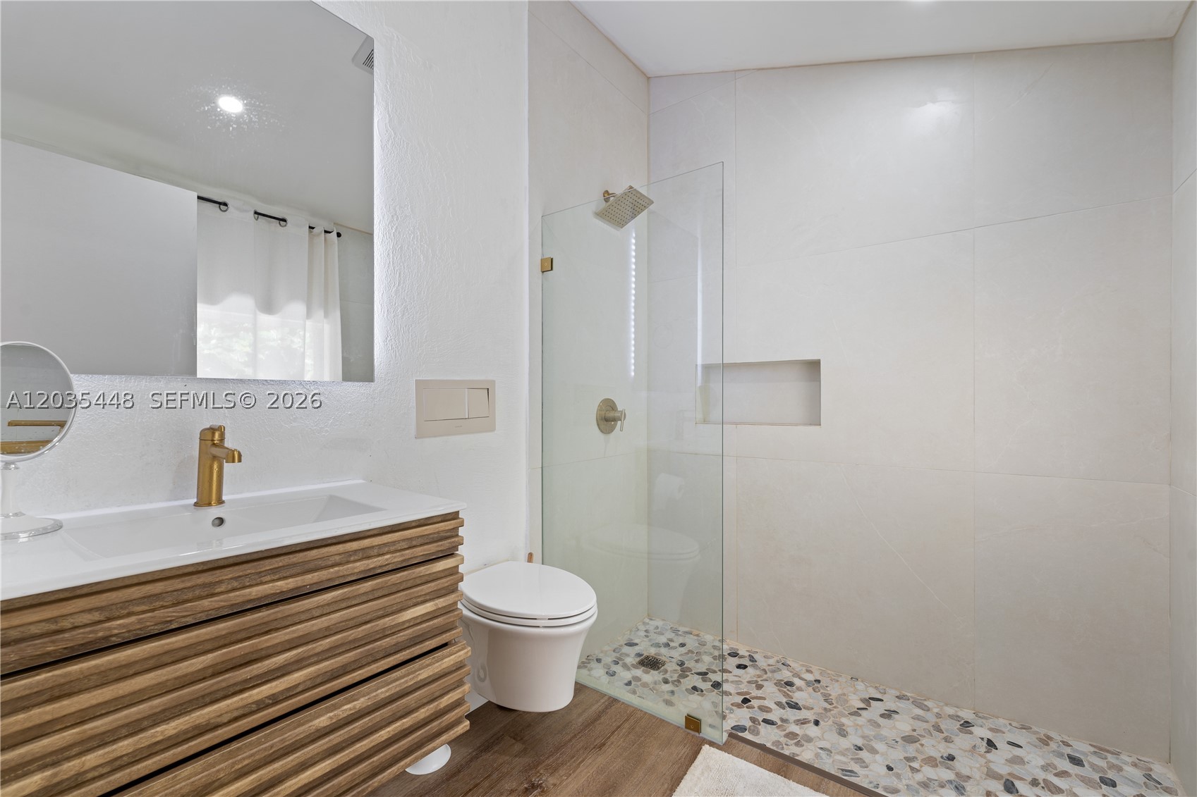 BAY POINT - Residential Lease
