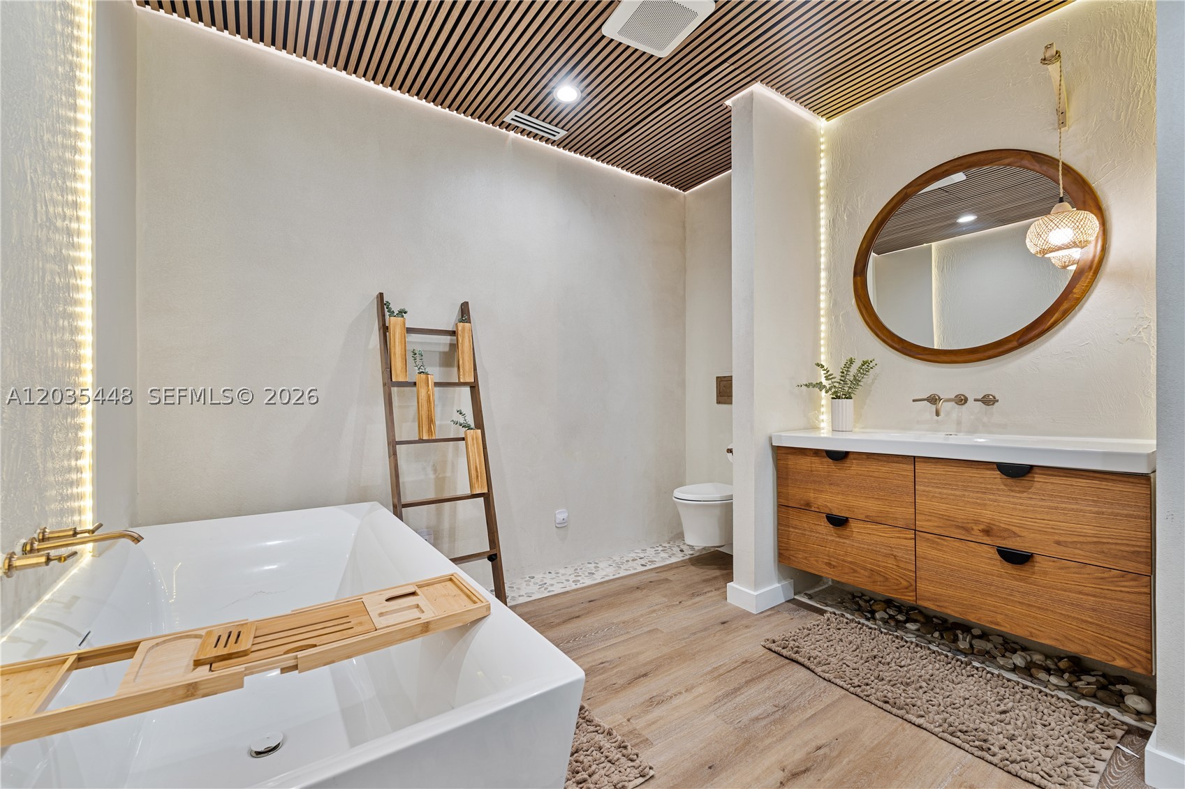 BAY POINT - Residential Lease
