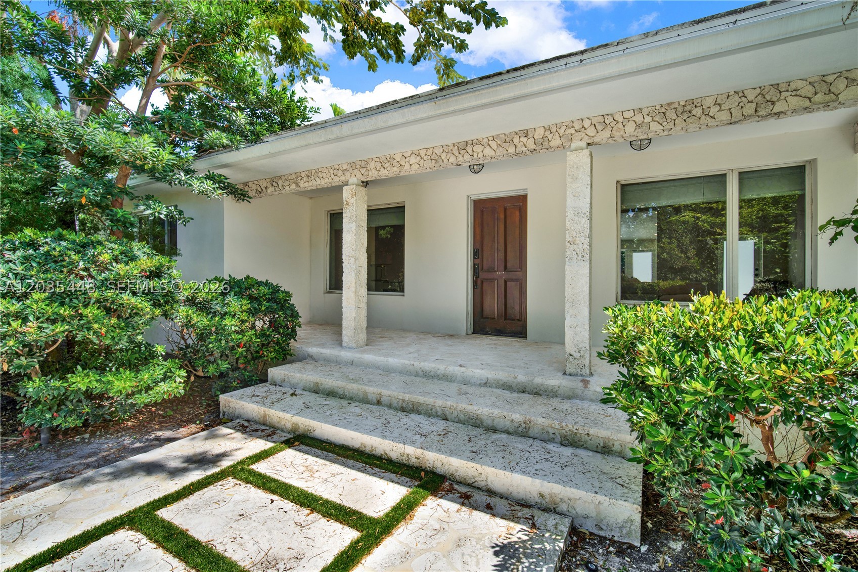 BAY POINT - Residential Lease