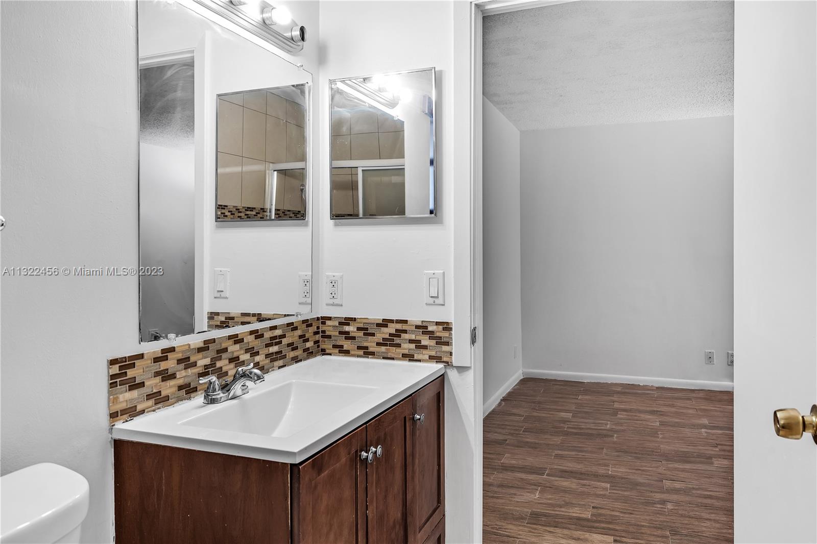 CLEAR VIEW PARK - Residential