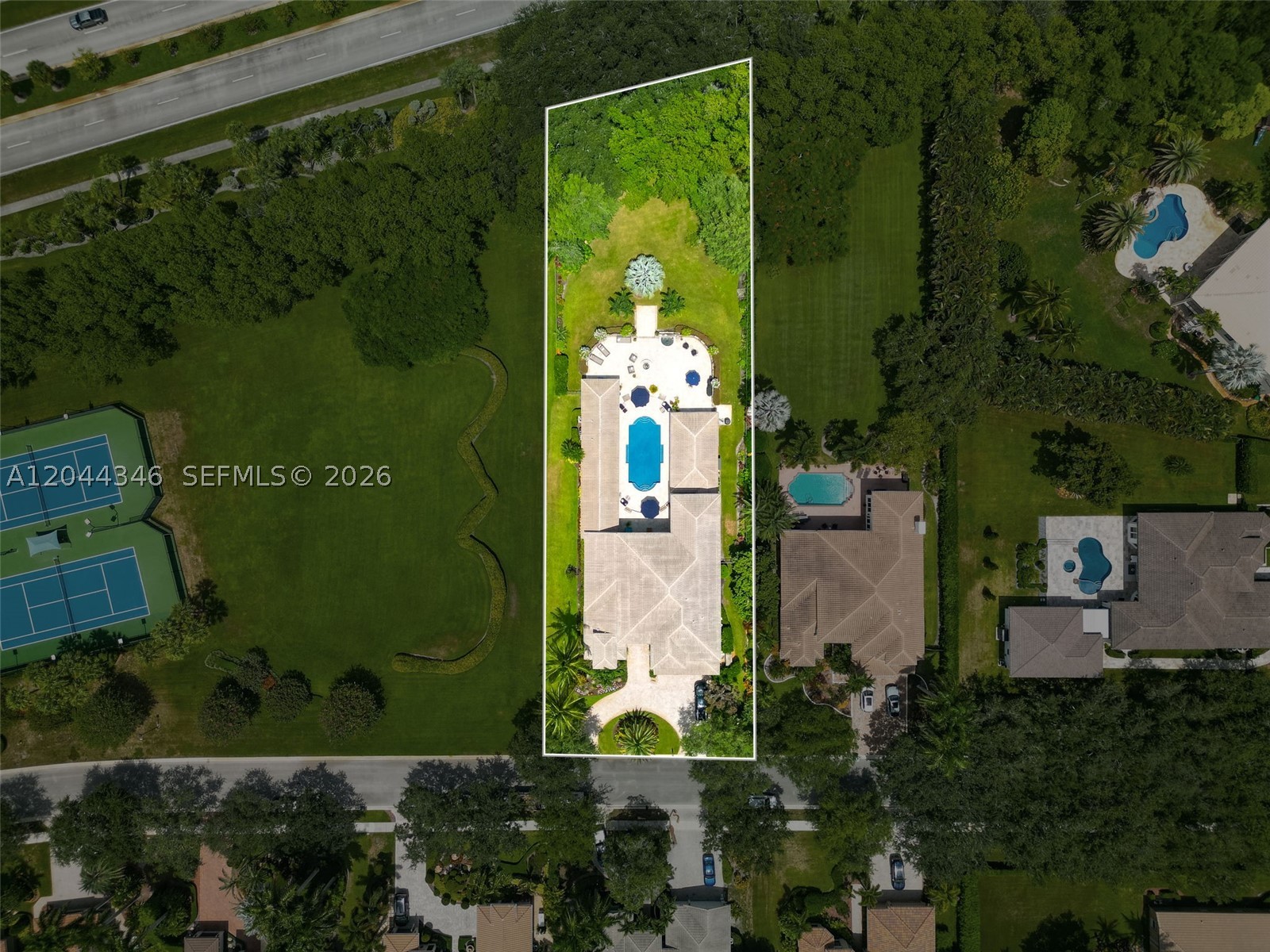LONG LAKE - Residential