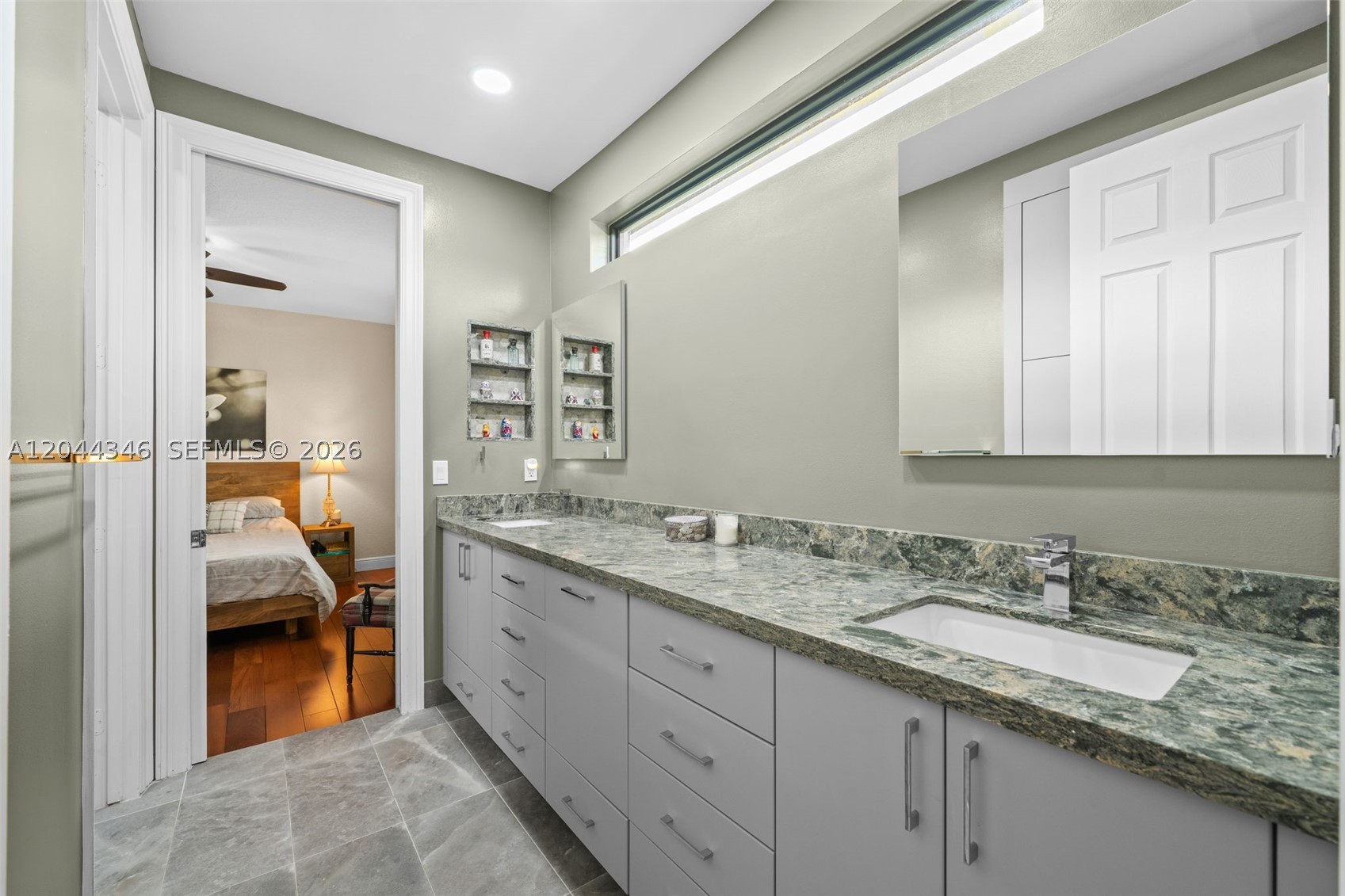 LONG LAKE - Residential