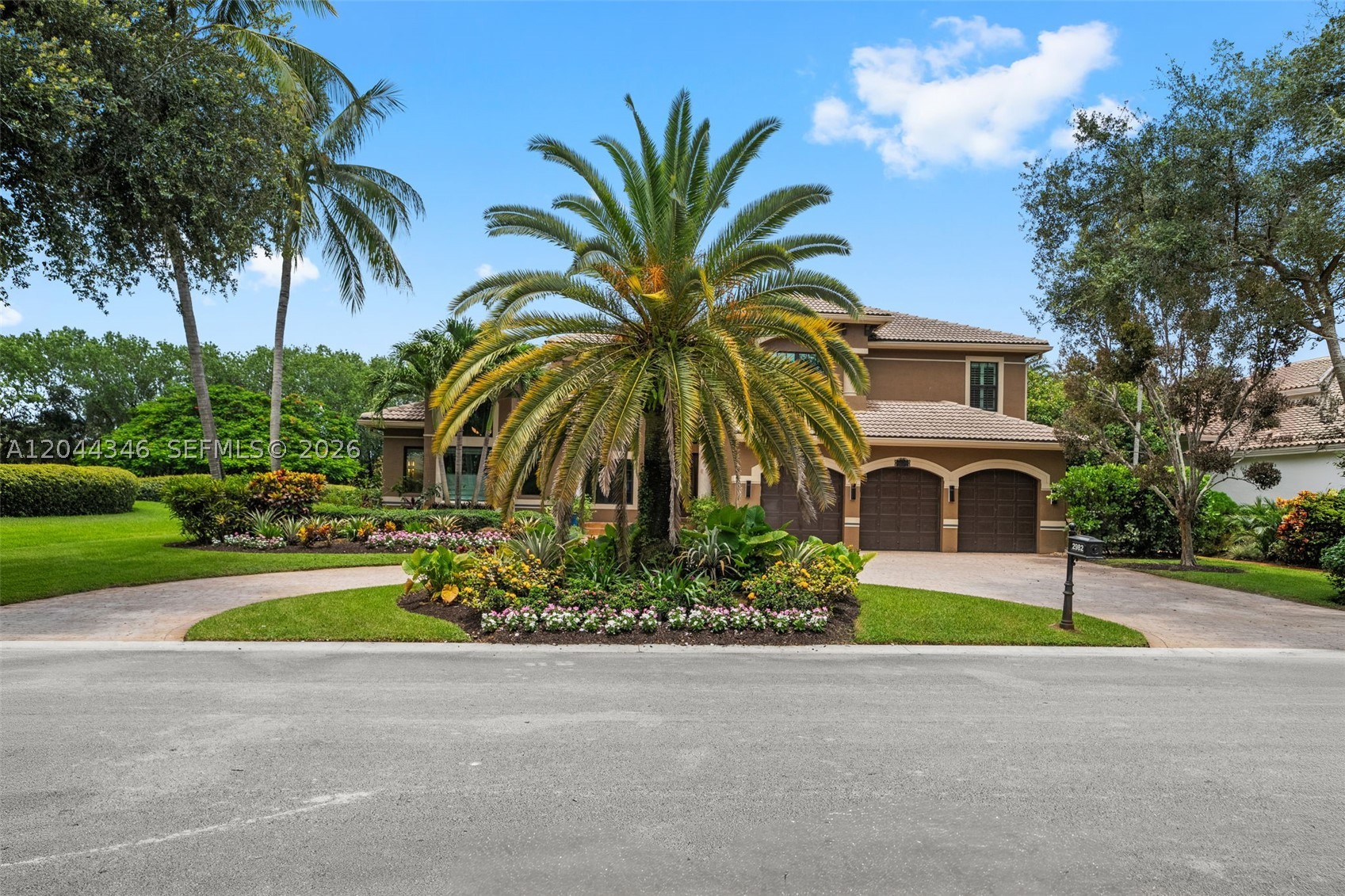 LONG LAKE - Residential