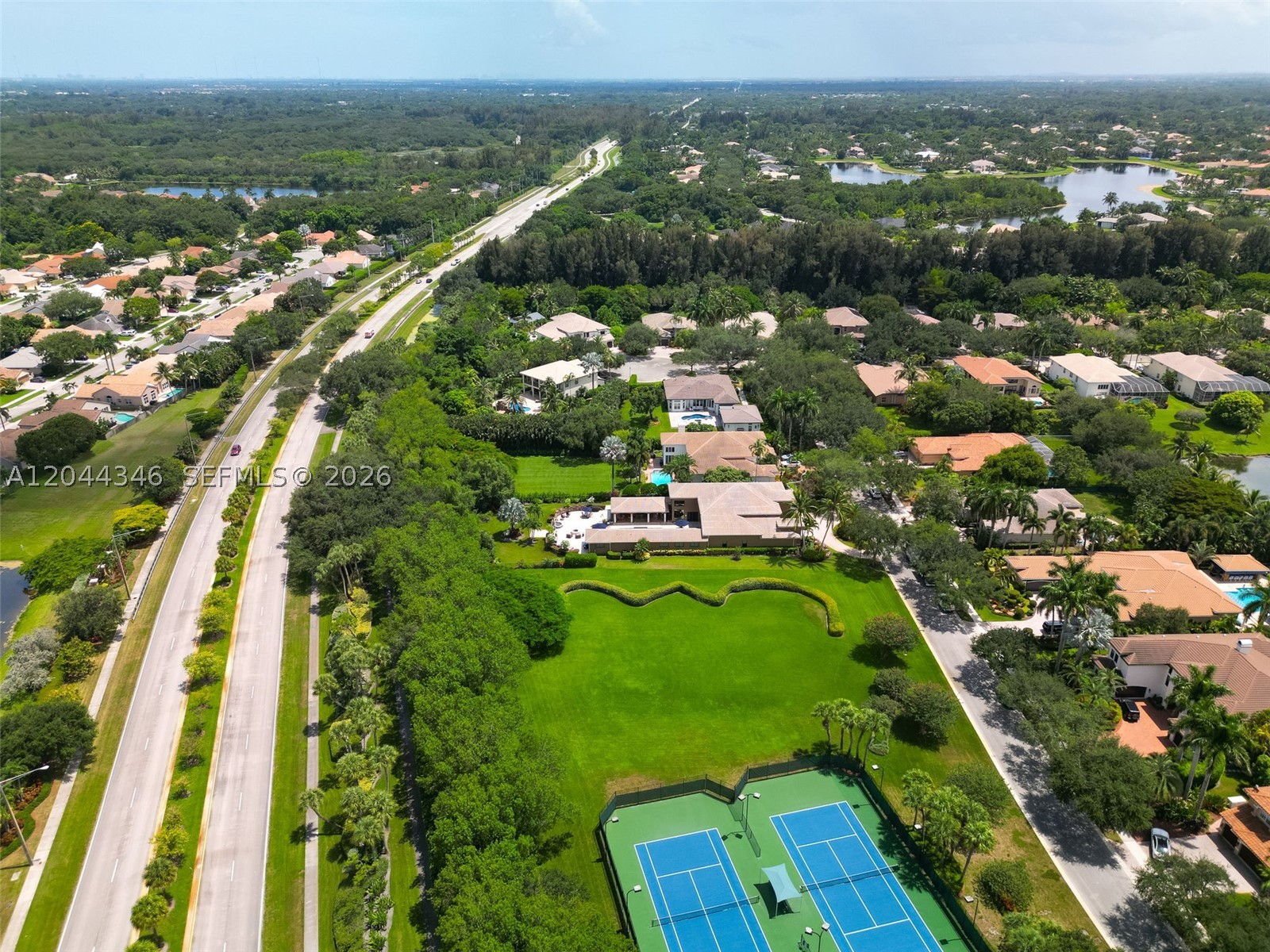 LONG LAKE - Residential