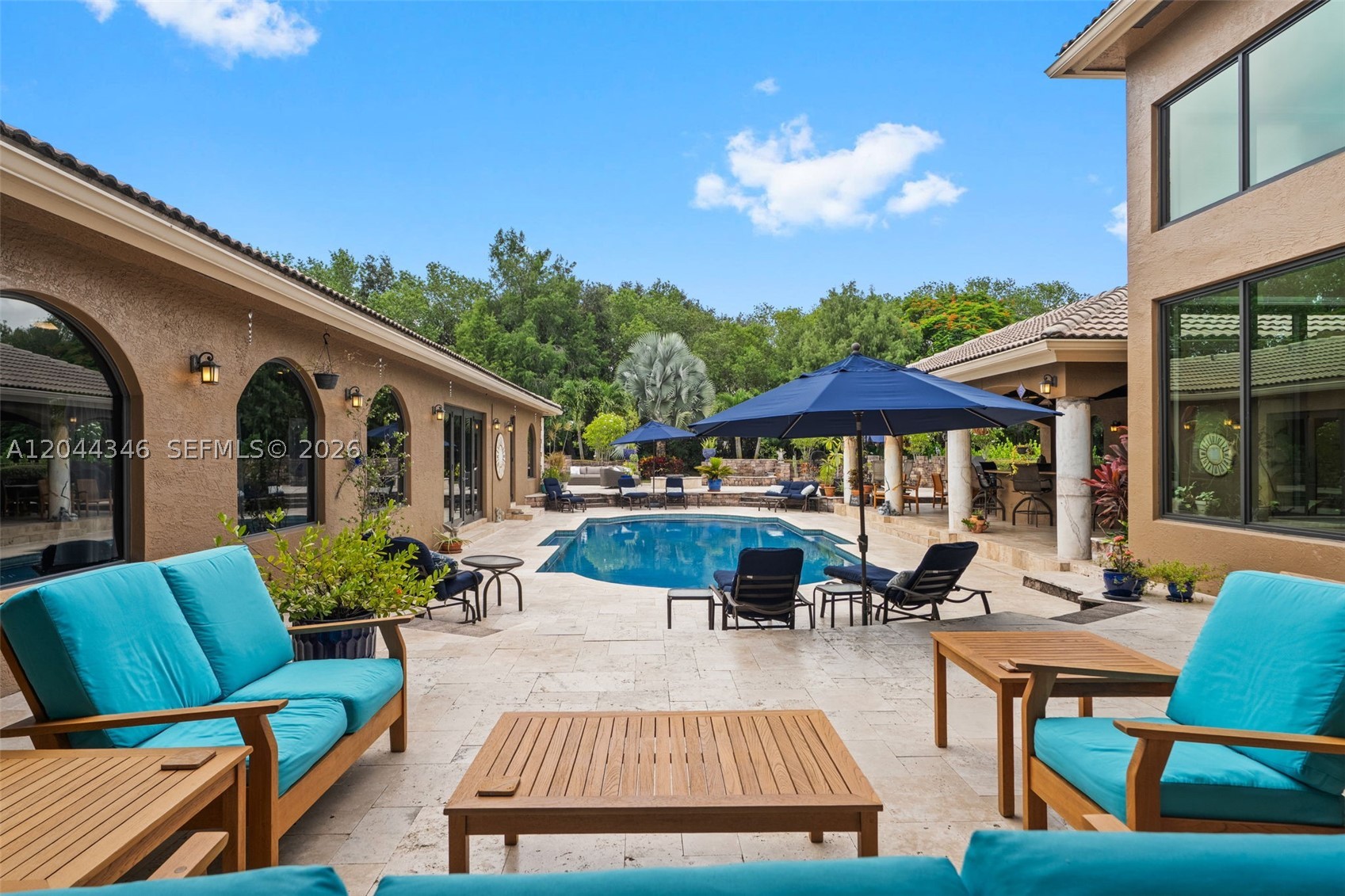LONG LAKE - Residential