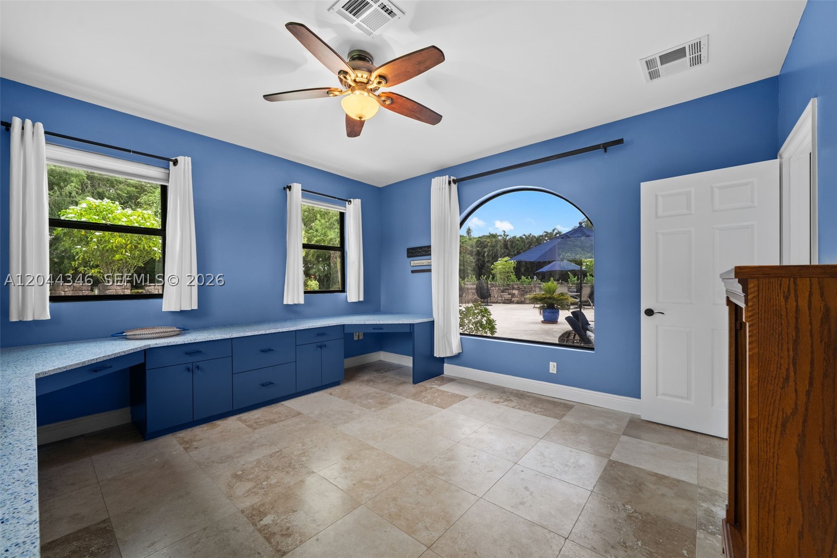 LONG LAKE - Residential