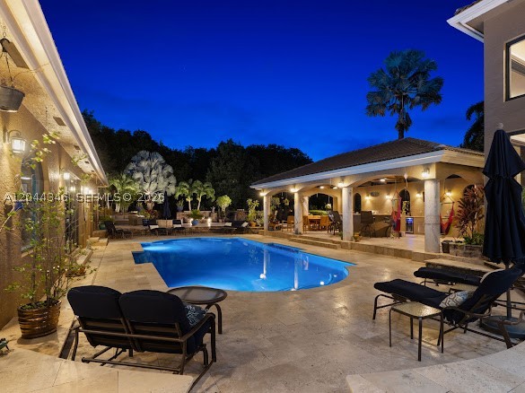 LONG LAKE - Residential