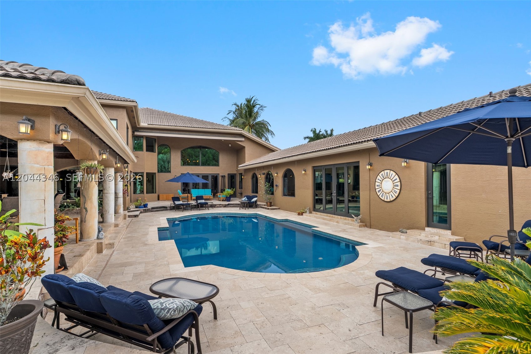 LONG LAKE - Residential