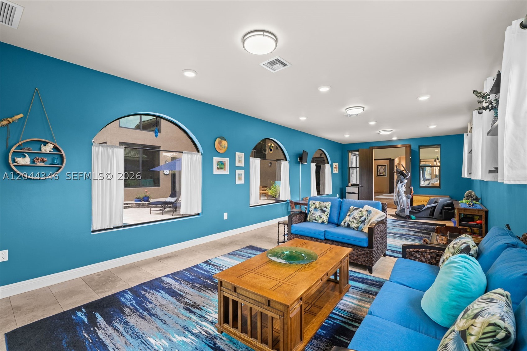 LONG LAKE - Residential