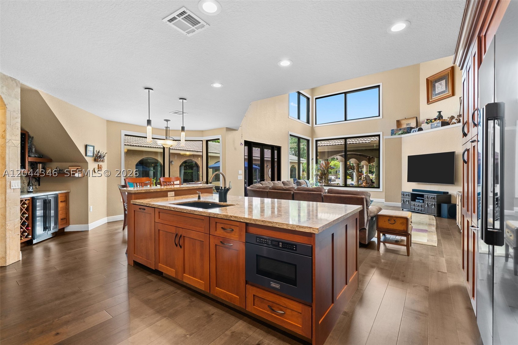 LONG LAKE - Residential