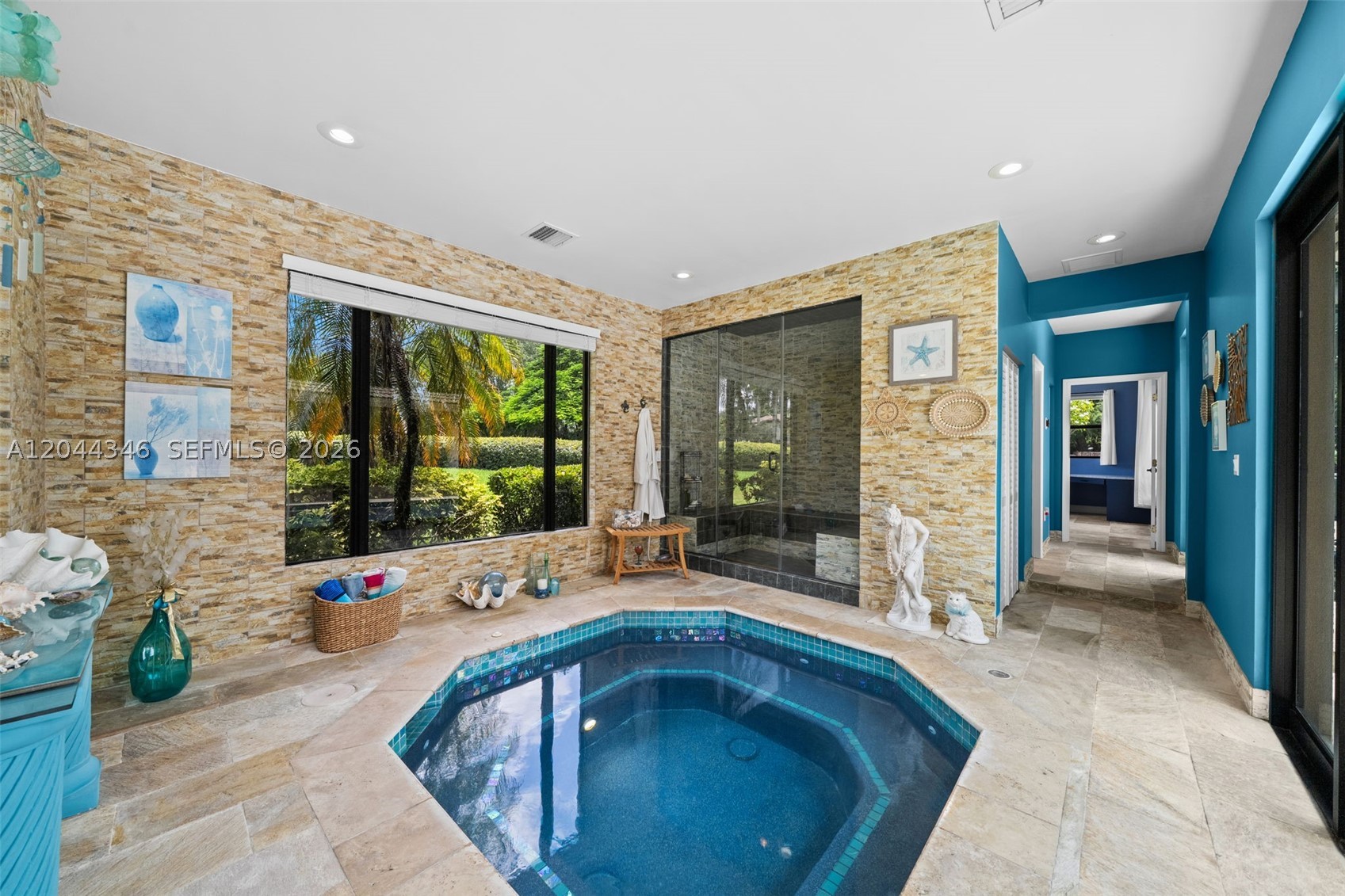 LONG LAKE - Residential