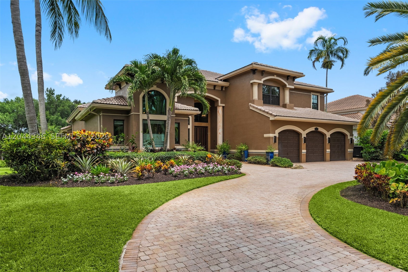 LONG LAKE - Residential