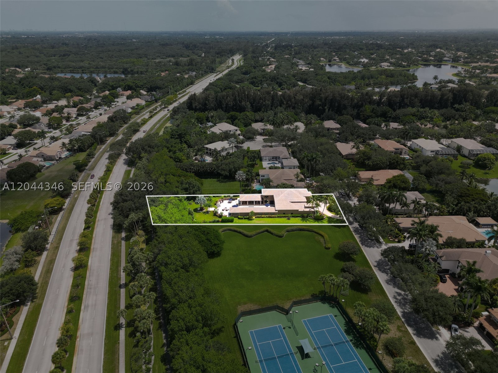LONG LAKE - Residential