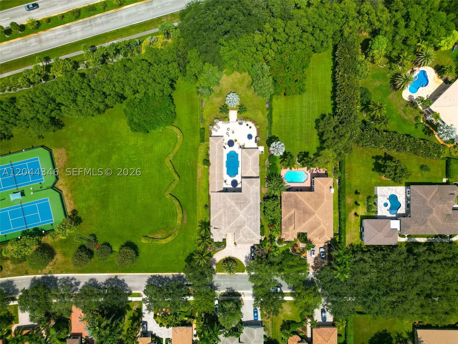 LONG LAKE - Residential