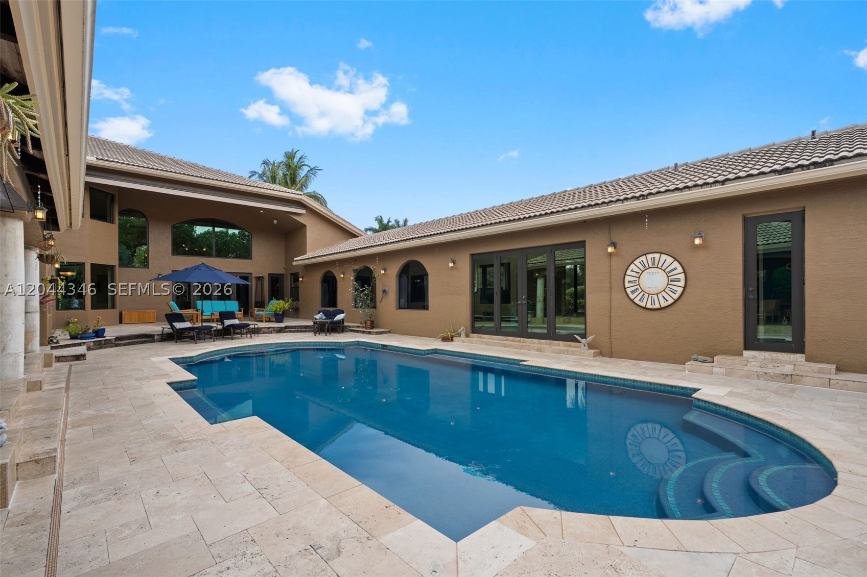 LONG LAKE - Residential