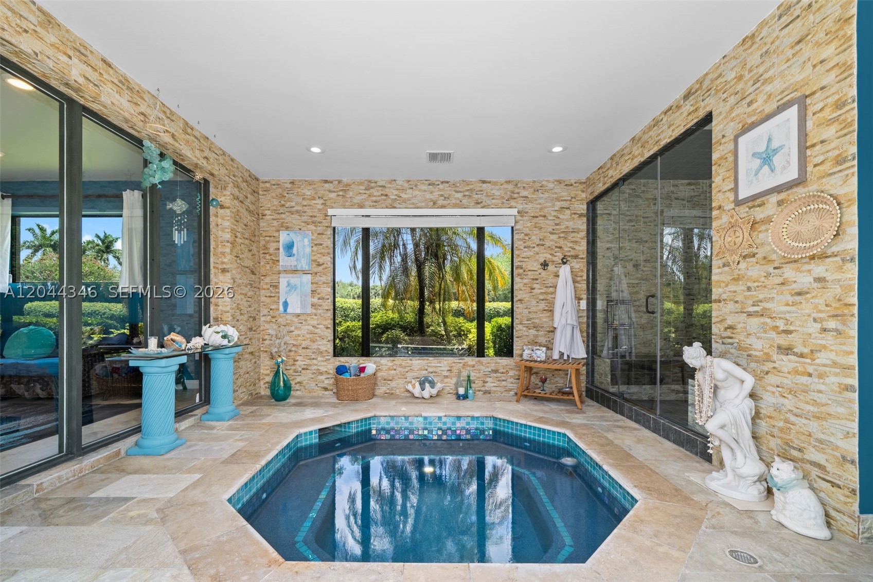LONG LAKE - Residential