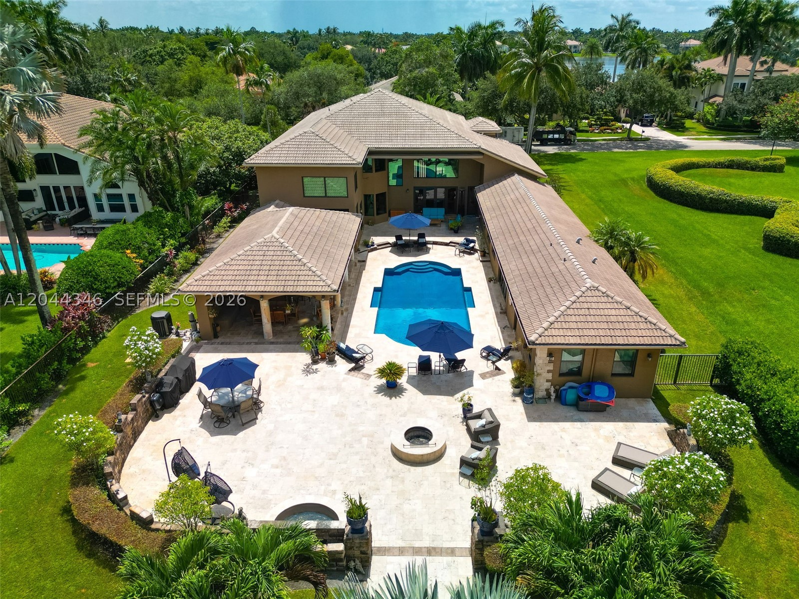 LONG LAKE - Residential