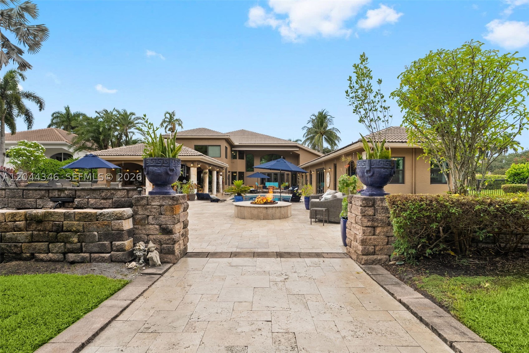 LONG LAKE - Residential