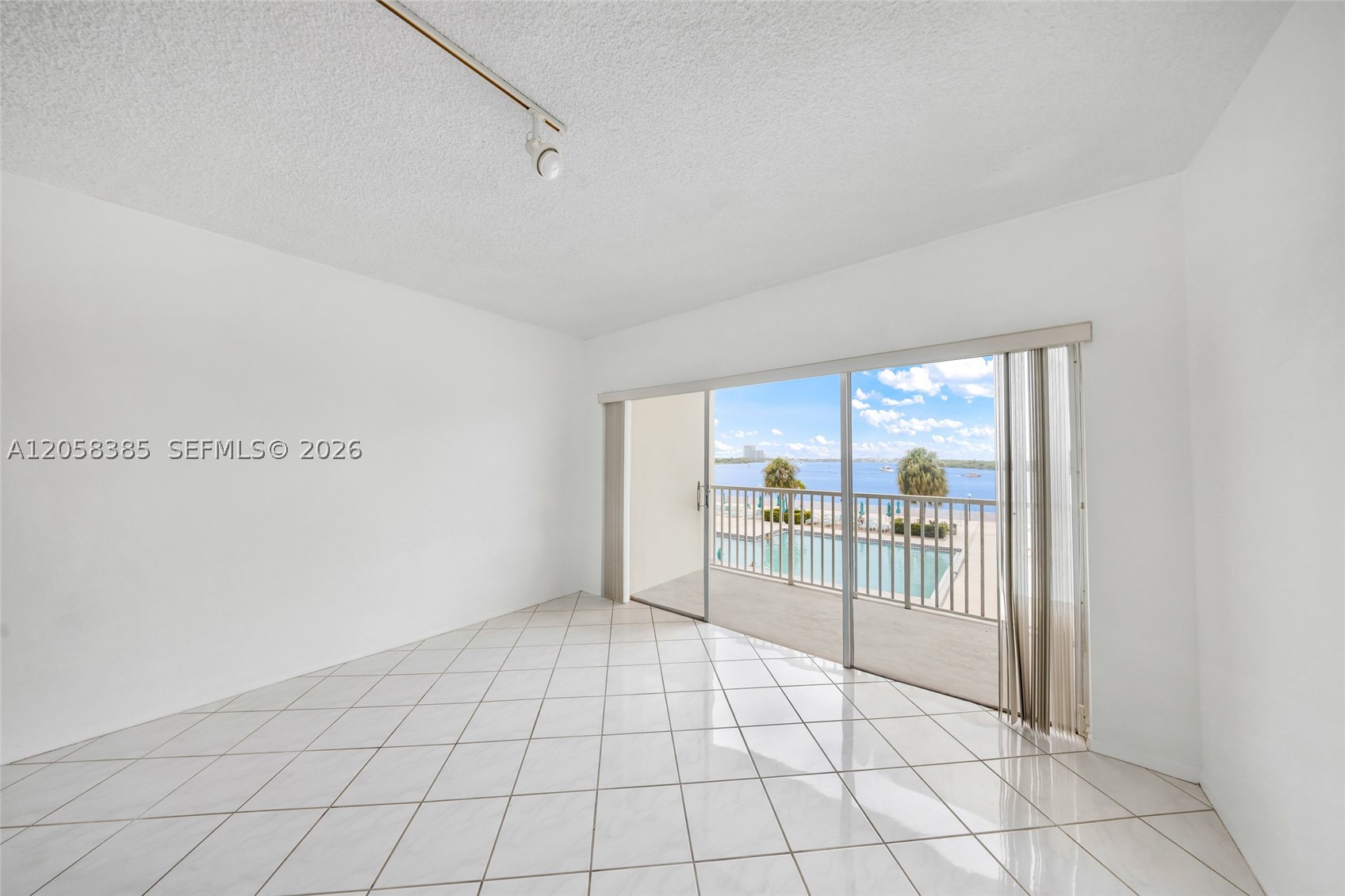 ARLEN HOUSE CONDO - Residential
