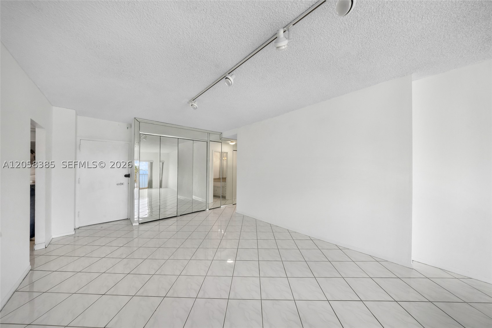 ARLEN HOUSE CONDO - Residential
