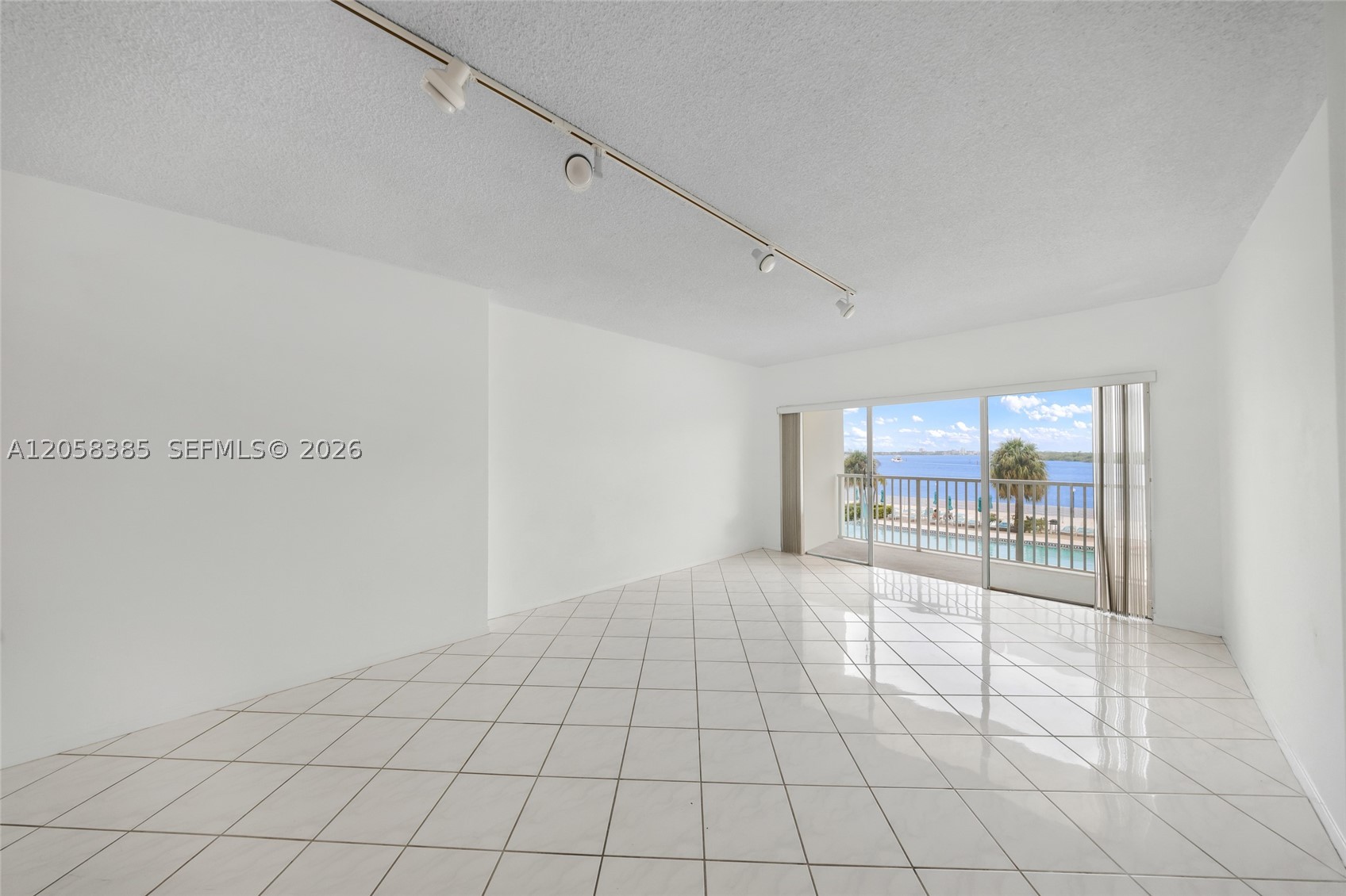 ARLEN HOUSE CONDO - Residential