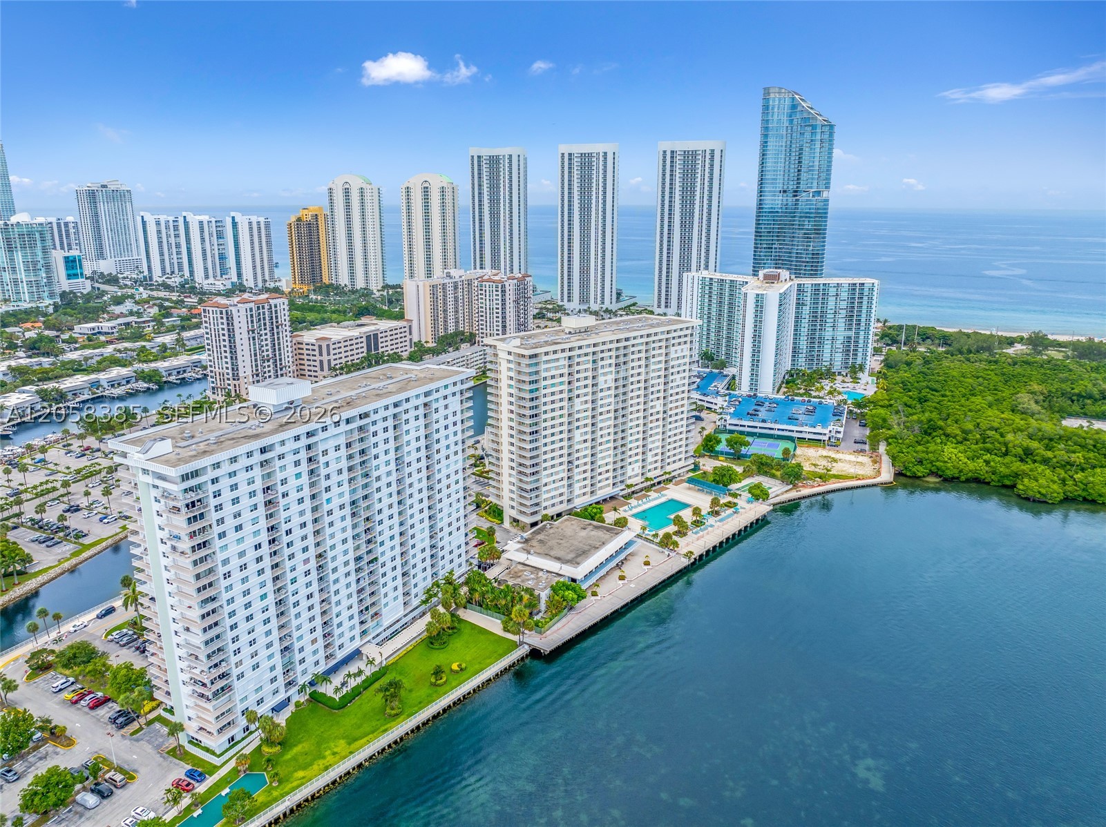 ARLEN HOUSE CONDO - Residential