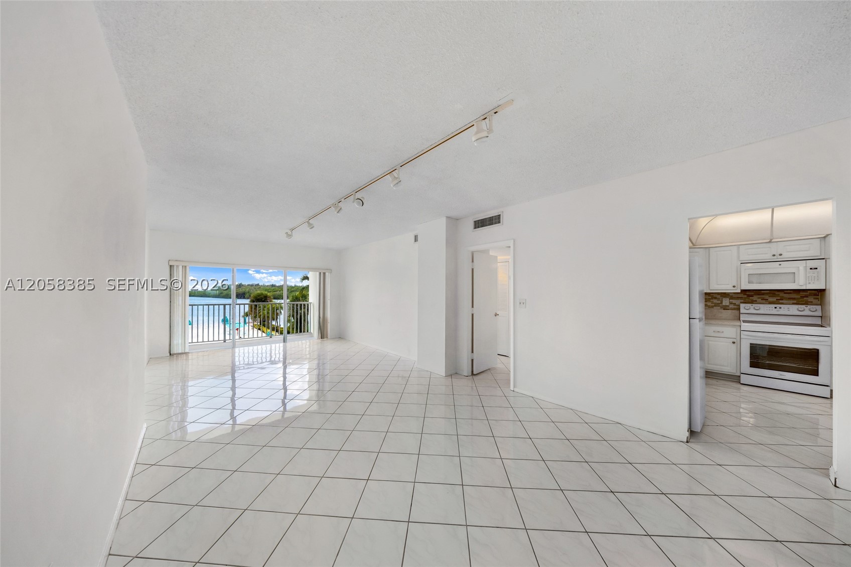 ARLEN HOUSE CONDO - Residential