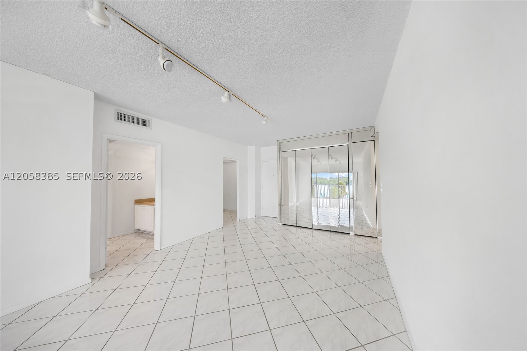 ARLEN HOUSE CONDO - Residential
