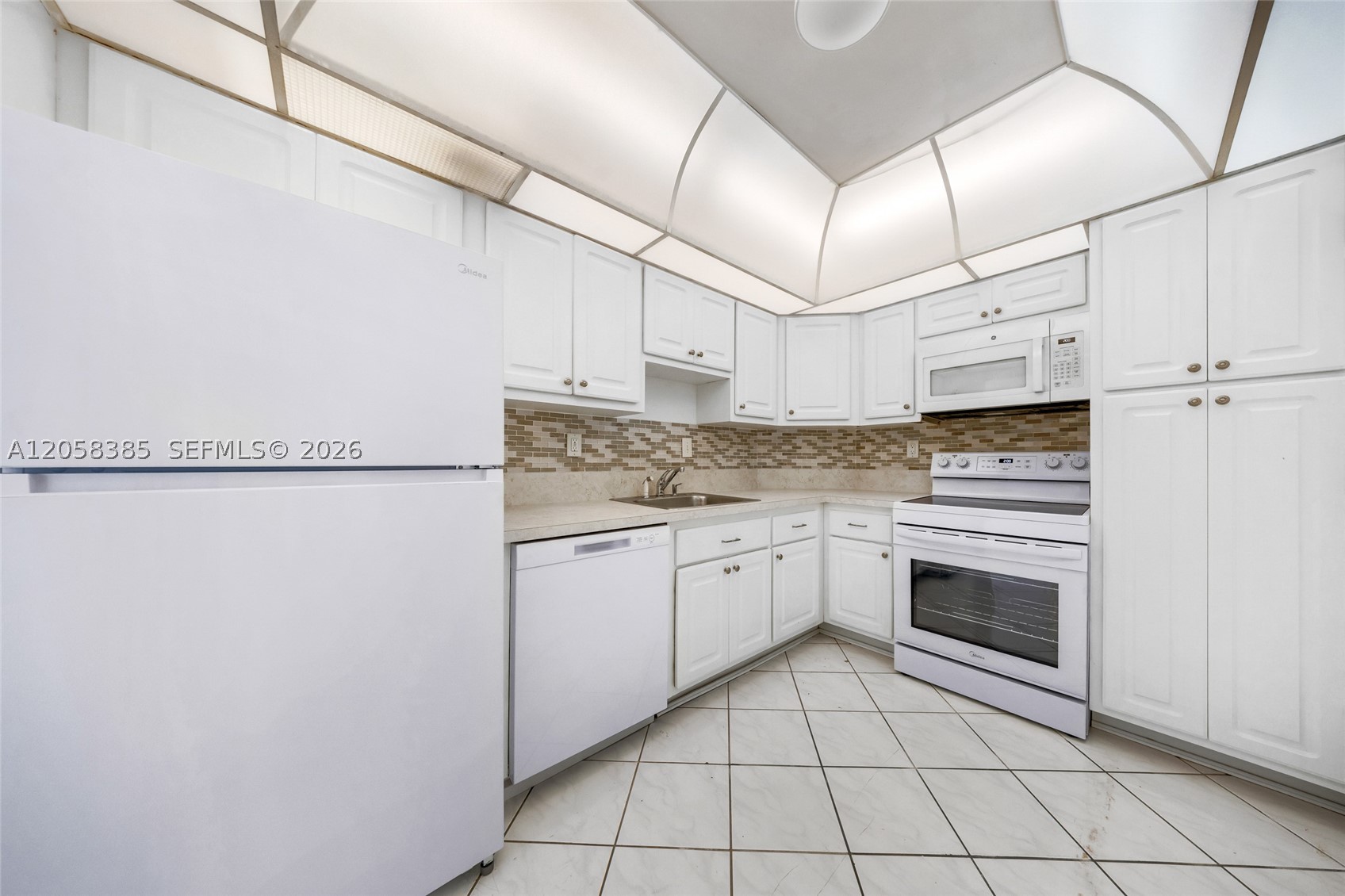ARLEN HOUSE CONDO - Residential