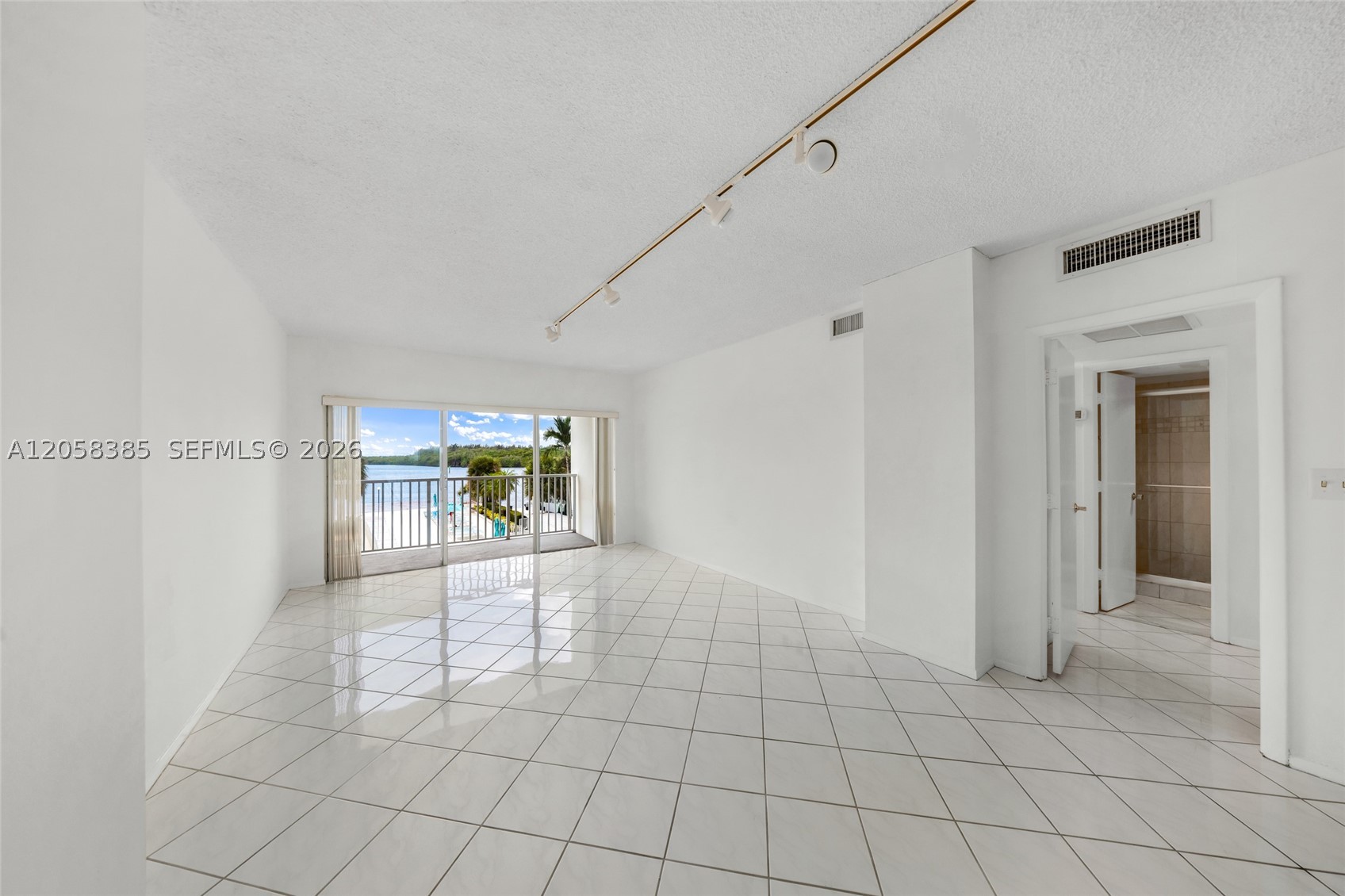 ARLEN HOUSE CONDO - Residential