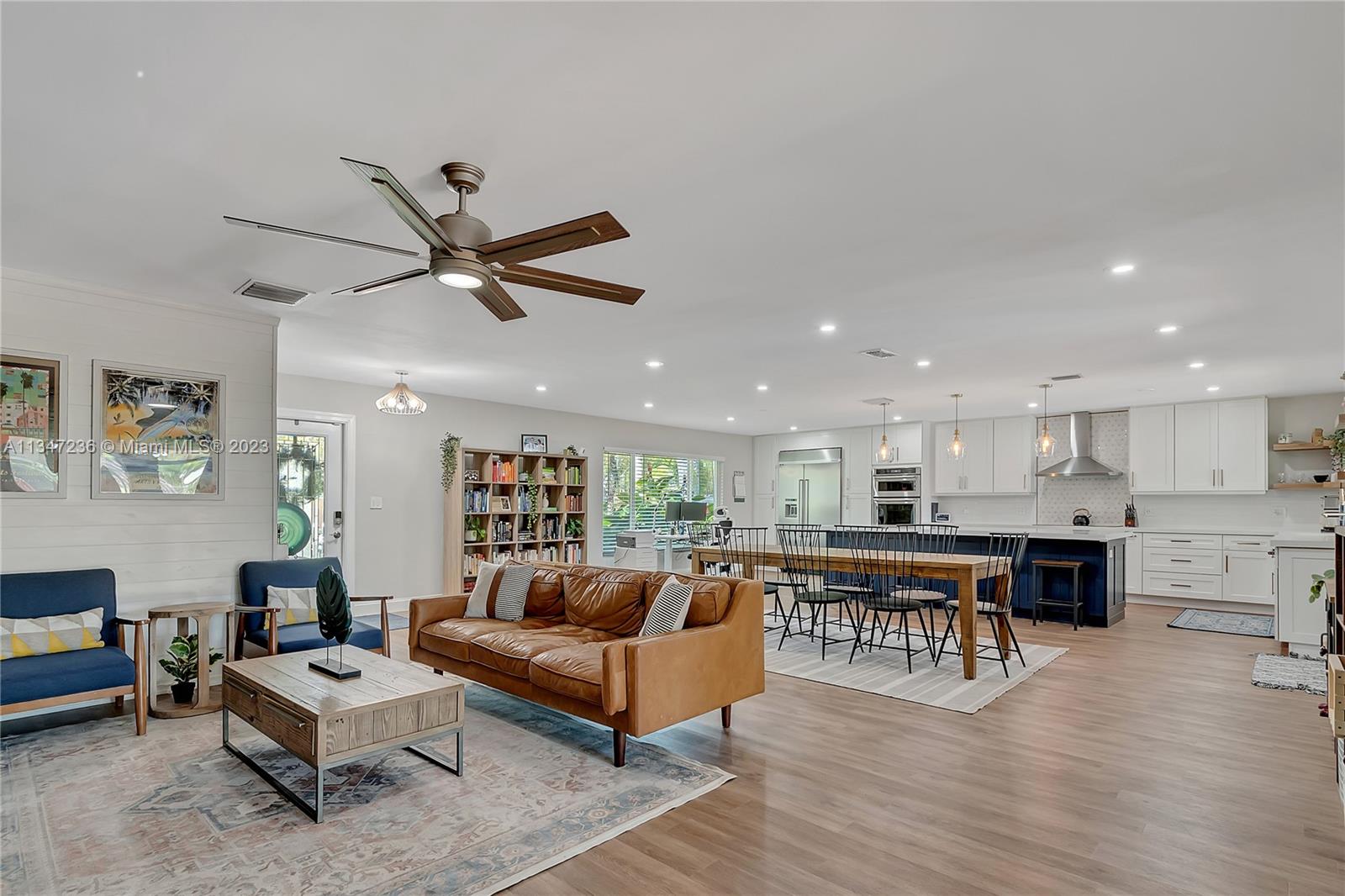 CORAL REEF ESTATES - Residential